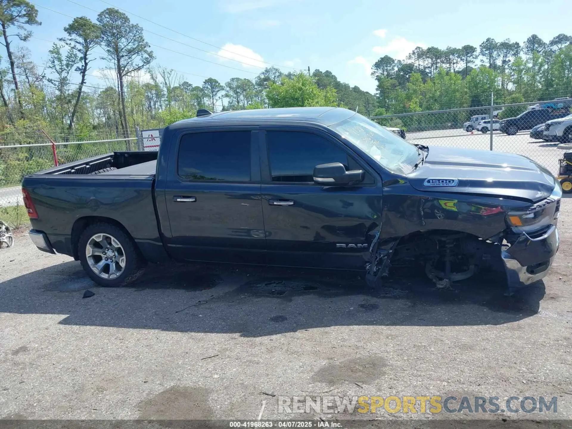 12 fotografías del automóvil dañado 1C6SRFFT3KN536294 RAM 1500 2019