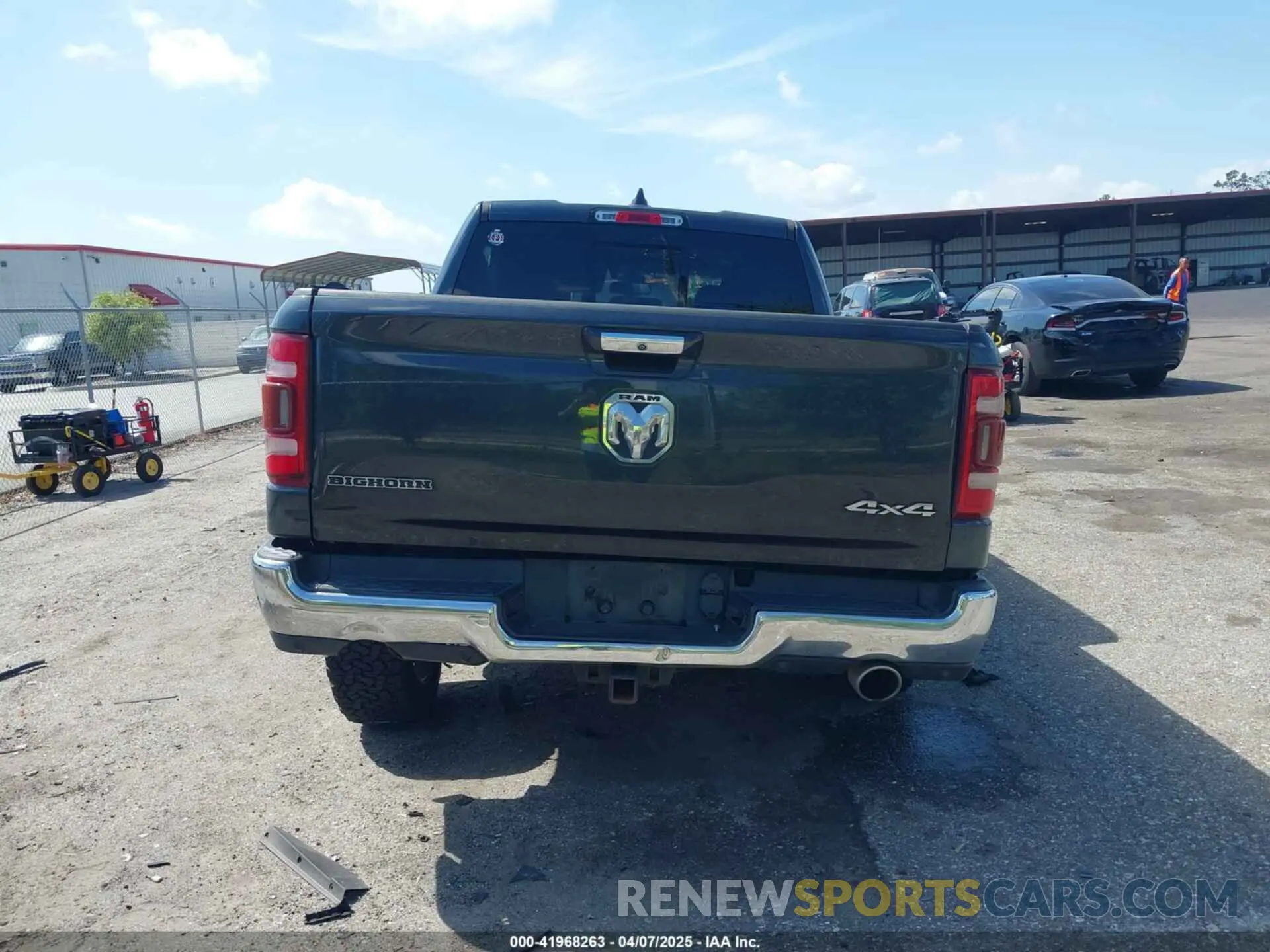 15 fotografías del automóvil dañado 1C6SRFFT3KN536294 RAM 1500 2019