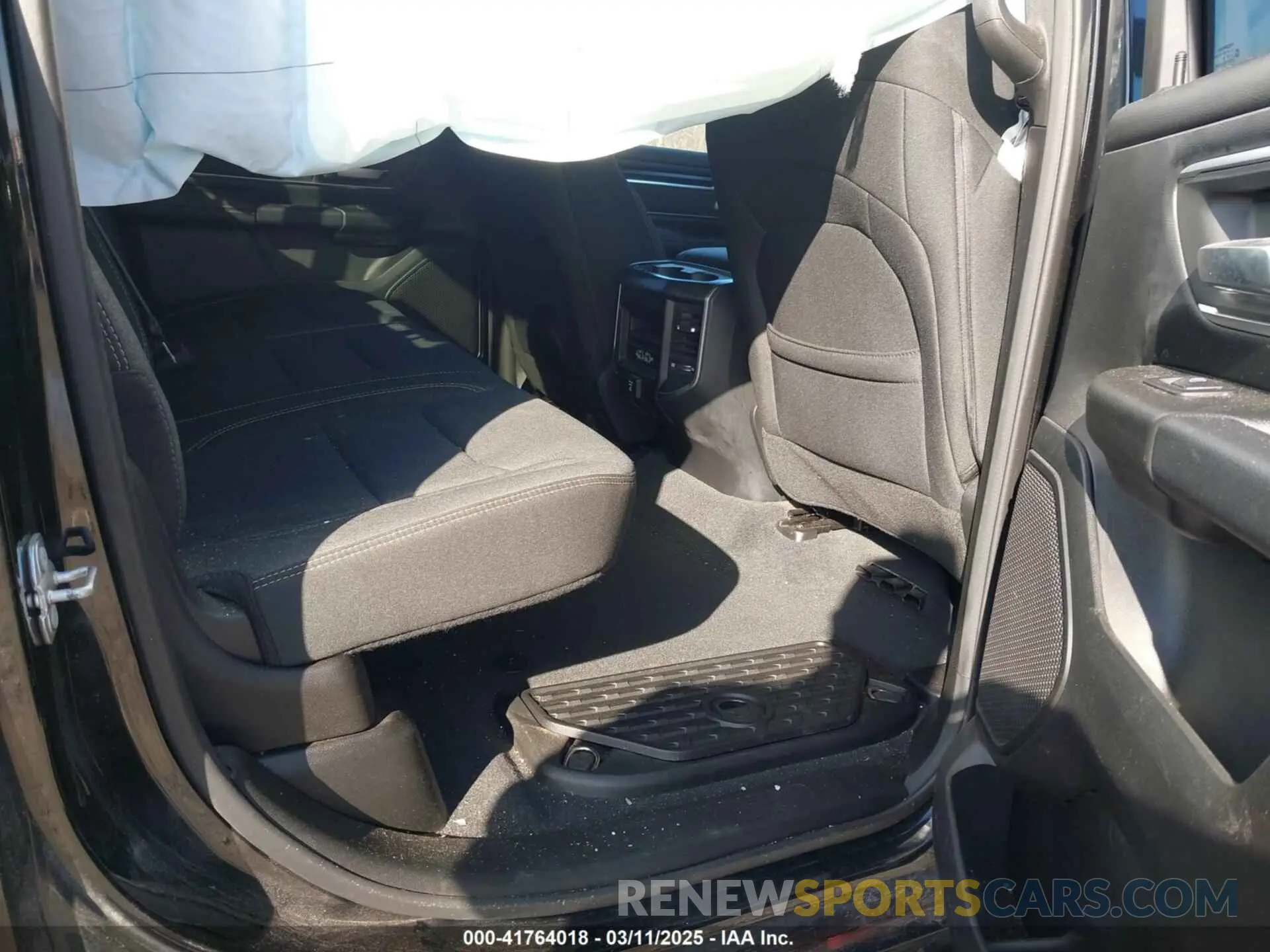 8 fotografías del automóvil dañado 1C6SRFFT3KN788000 RAM 1500 2019