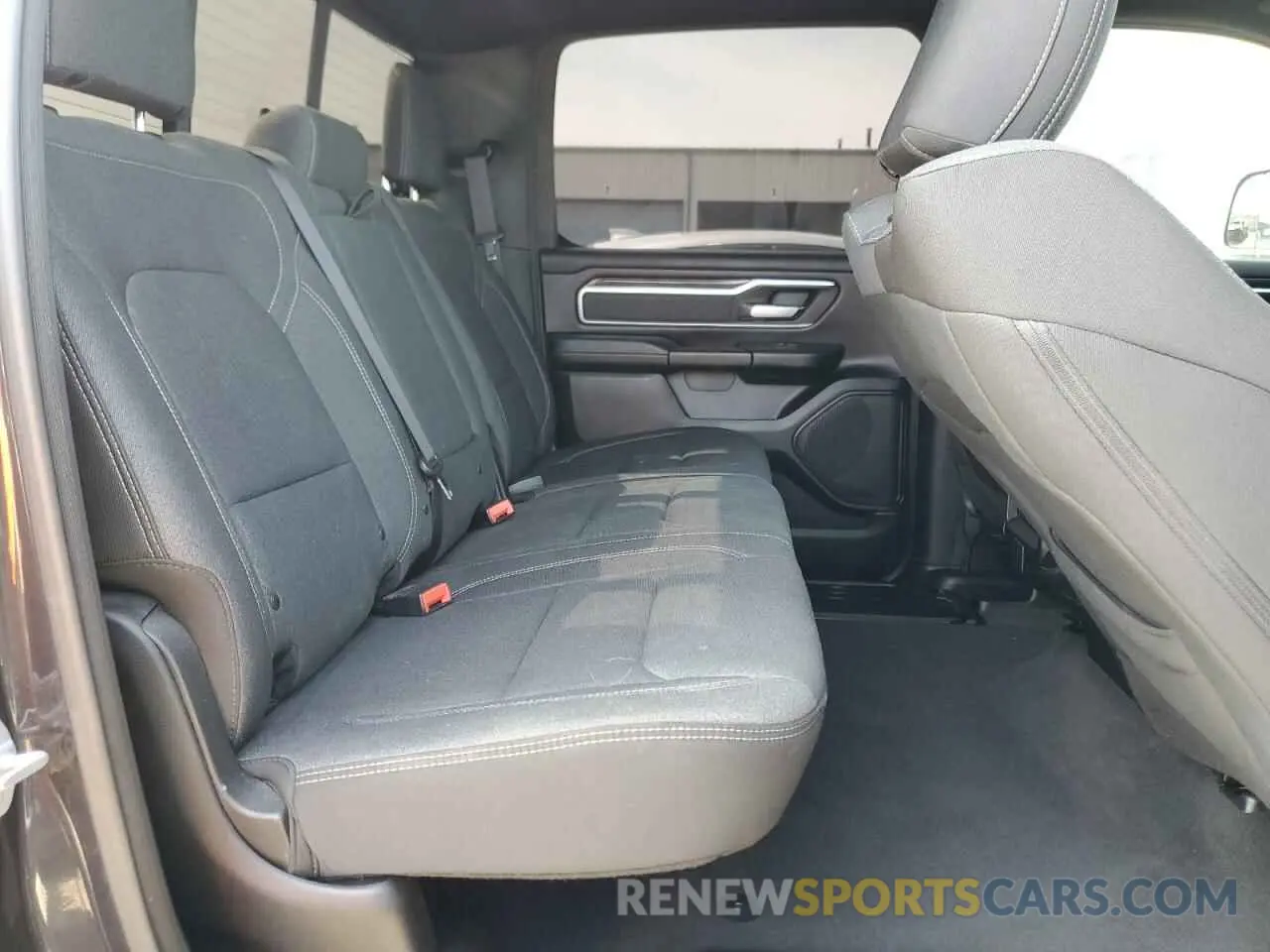 10 fotografías del automóvil dañado 1C6SRFFT4KN536823 RAM 1500 2019