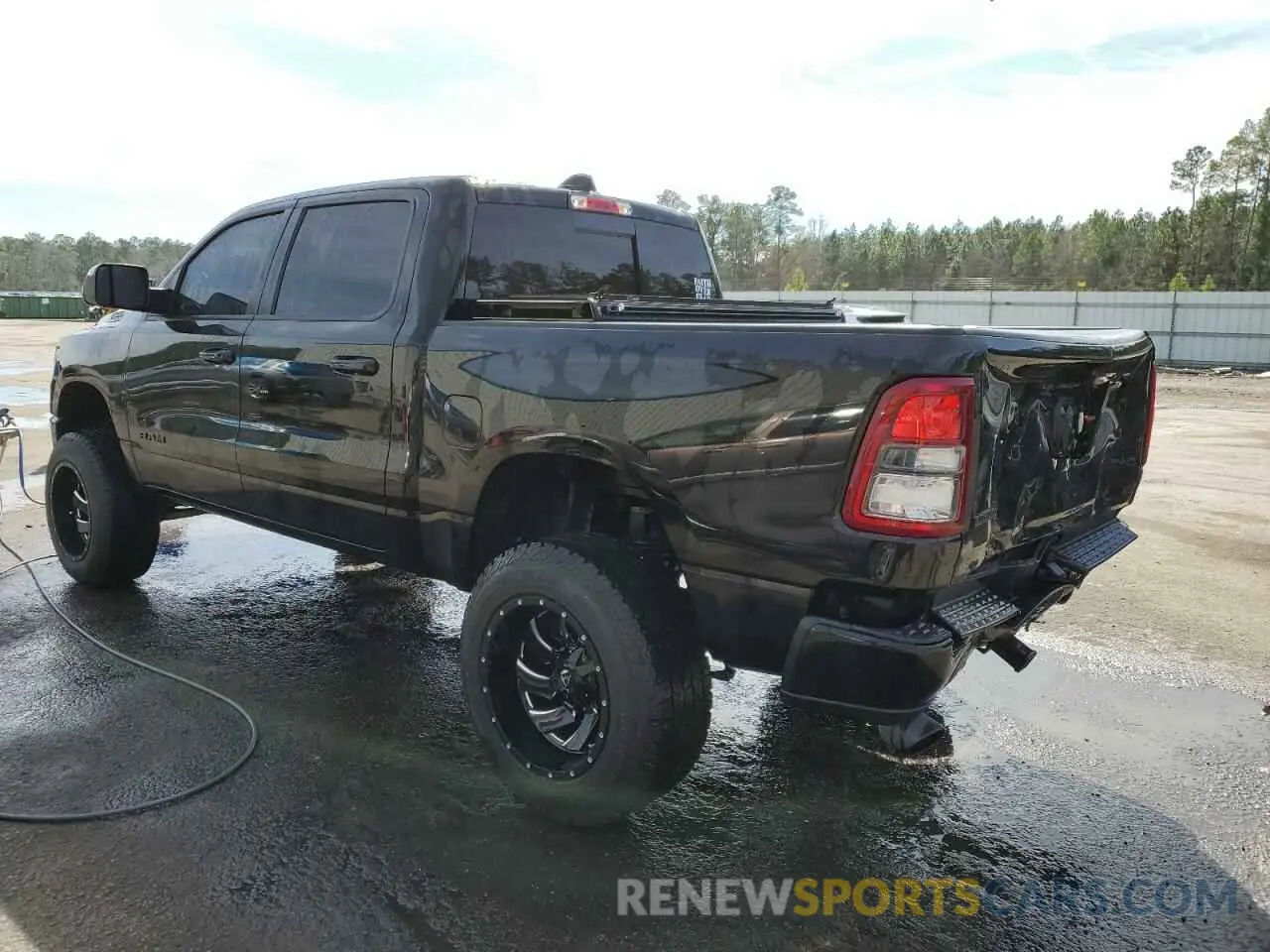 2 fotografías del automóvil dañado 1C6SRFFT4KN687659 RAM 1500 2019