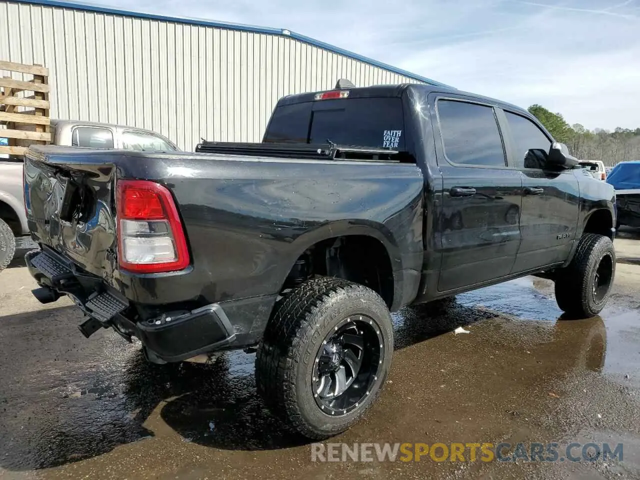 3 fotografías del automóvil dañado 1C6SRFFT4KN687659 RAM 1500 2019
