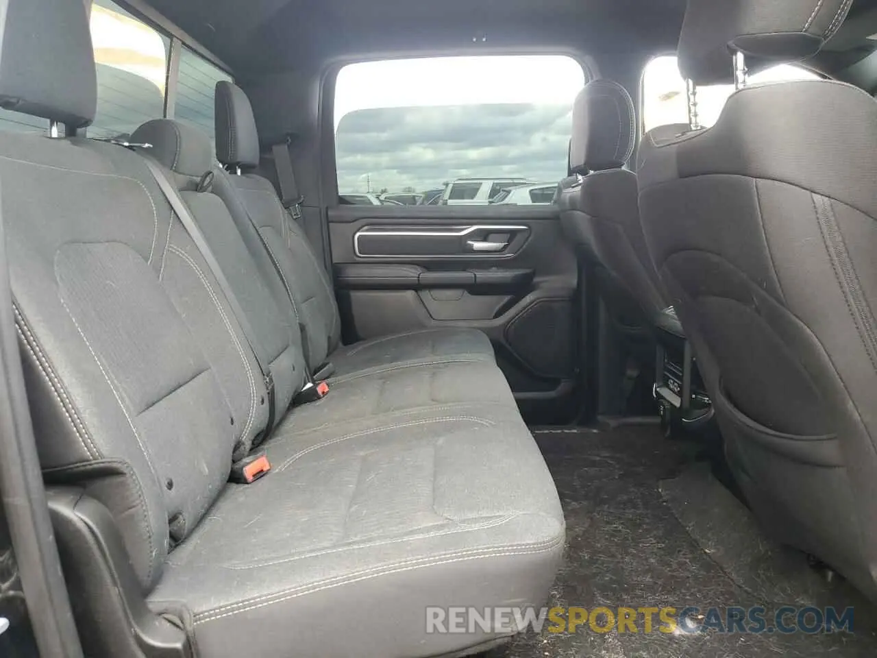 10 fotografías del automóvil dañado 1C6SRFFT4KN895167 RAM 1500 2019