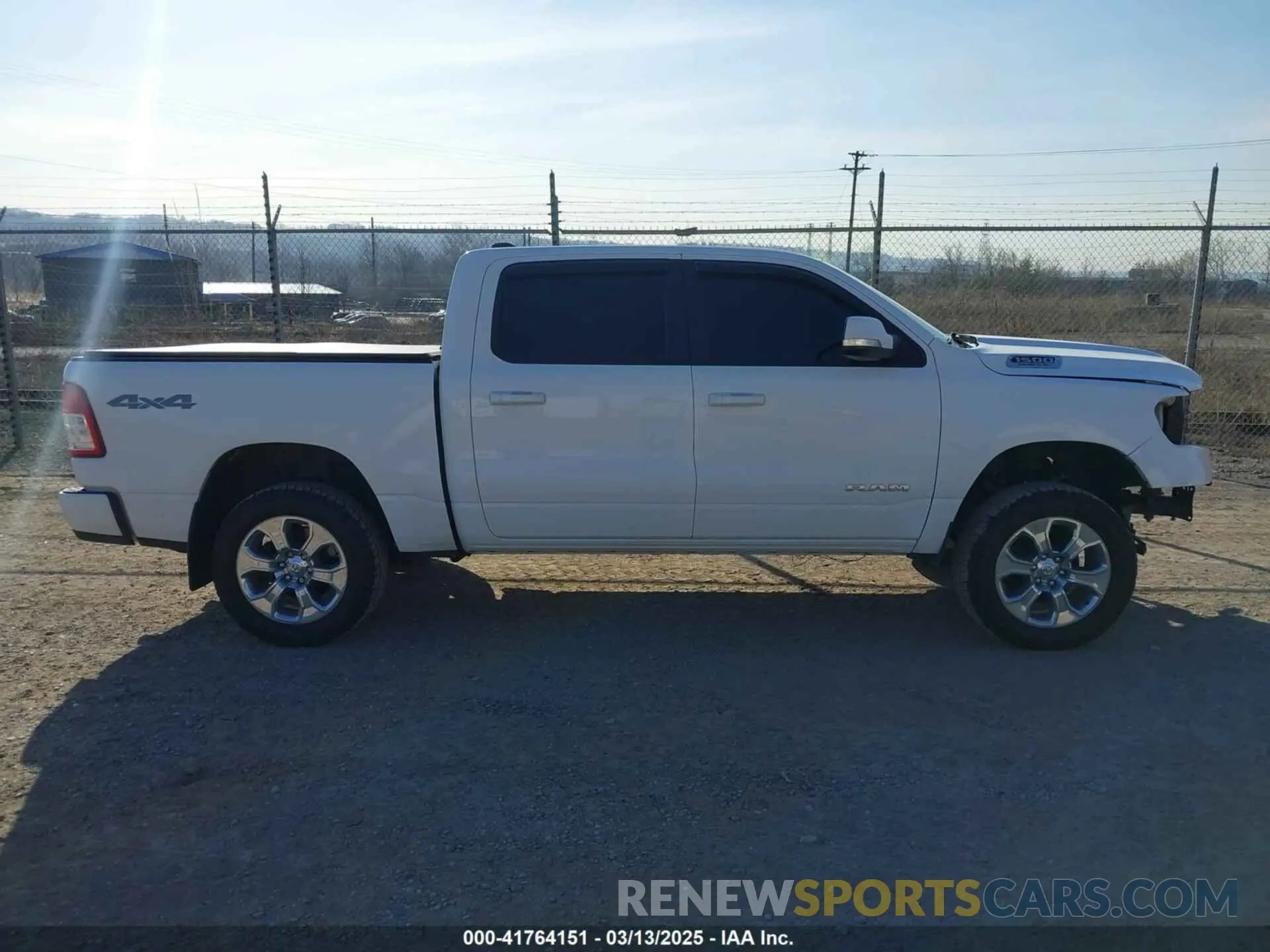 14 fotografías del automóvil dañado 1C6SRFFT5KN766371 RAM 1500 2019