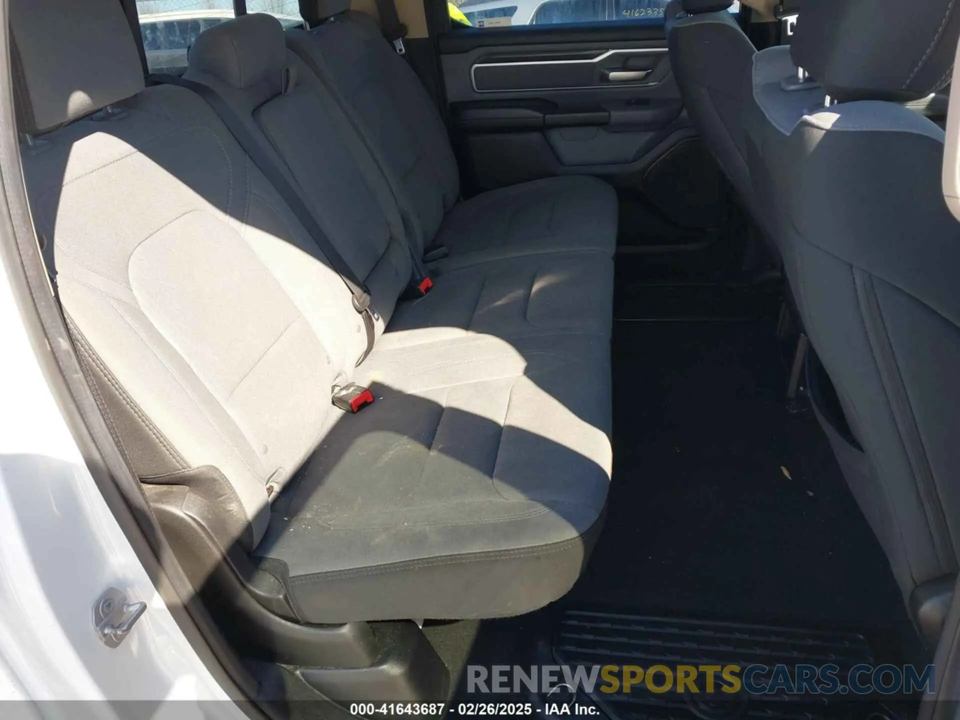 8 fotografías del automóvil dañado 1C6SRFFT5KN872254 RAM 1500 2019