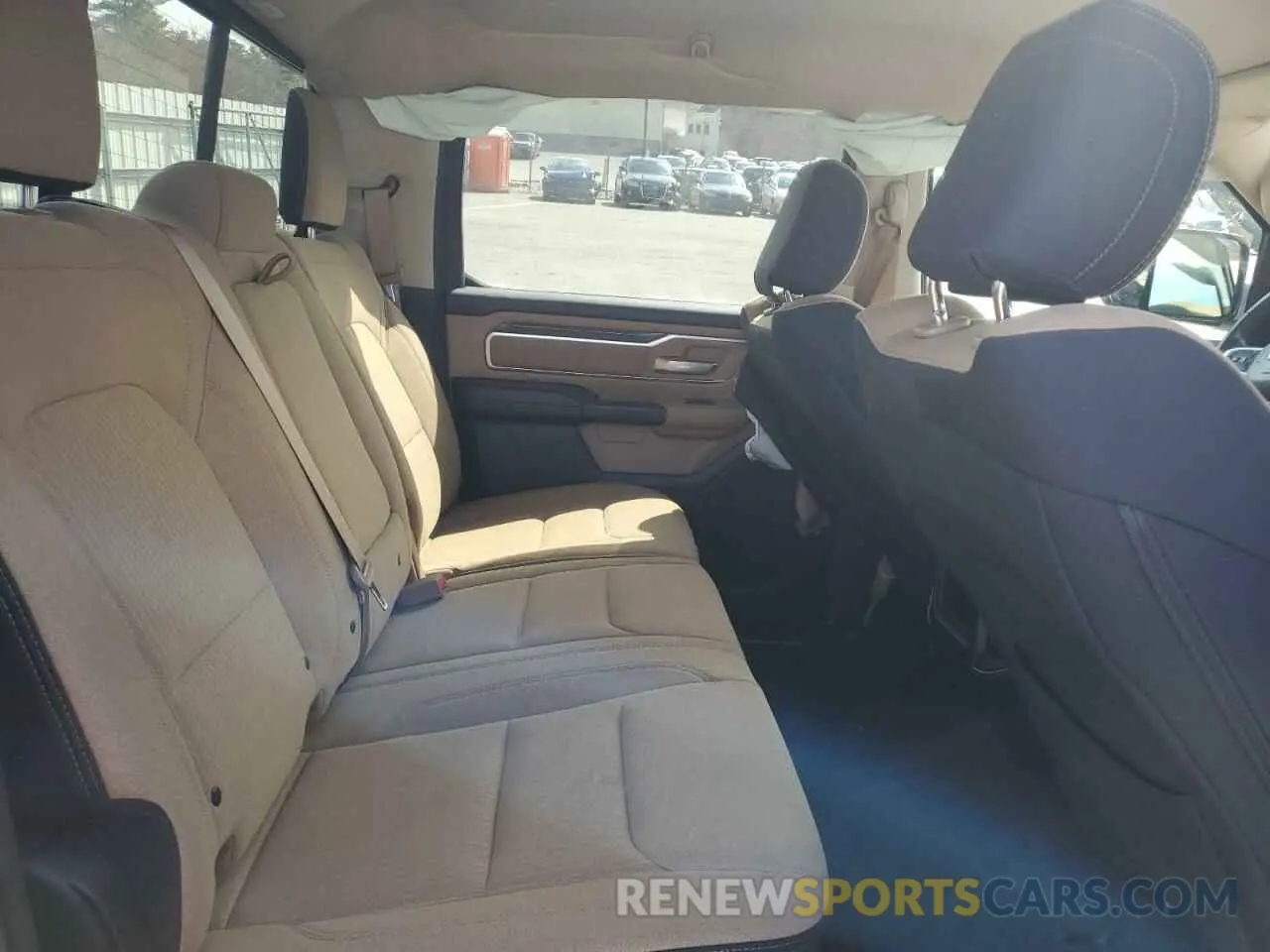 10 fotografías del automóvil dañado 1C6SRFFT7KN553860 RAM 1500 2019