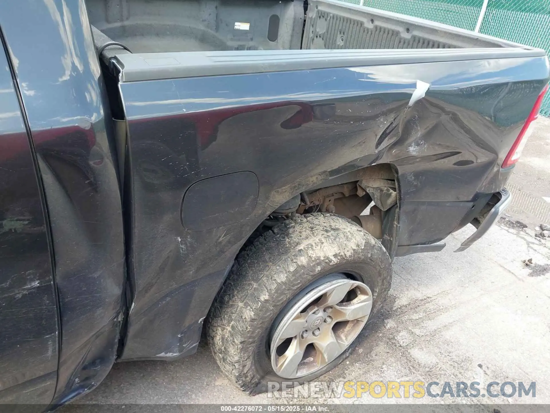 17 fotografías del automóvil dañado 1C6SRFFT7KN720010 RAM 1500 2019