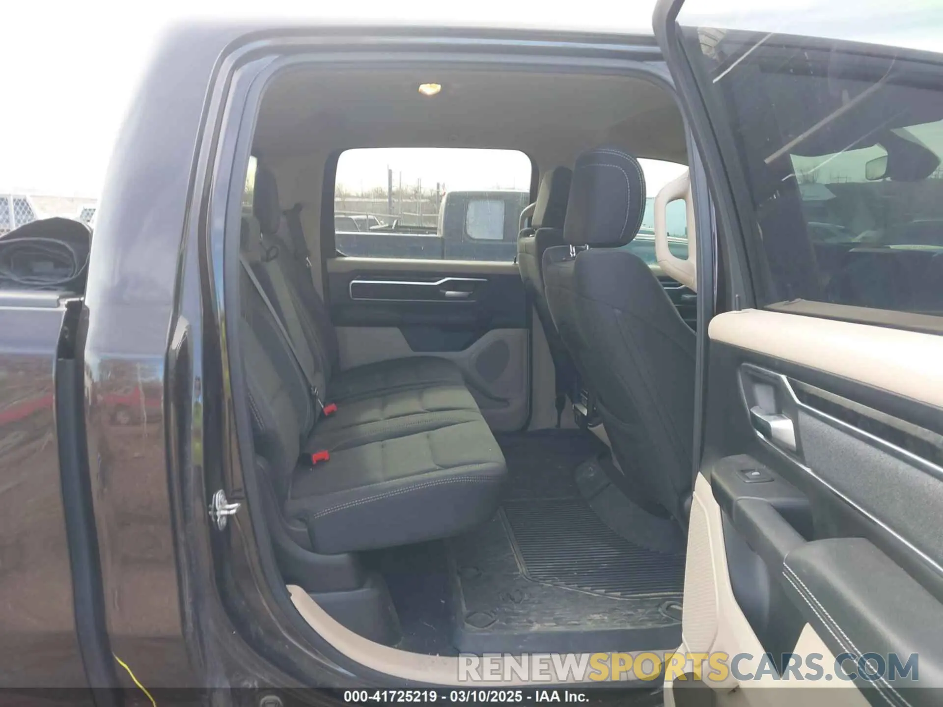 8 fotografías del automóvil dañado 1C6SRFFT7KN781986 RAM 1500 2019
