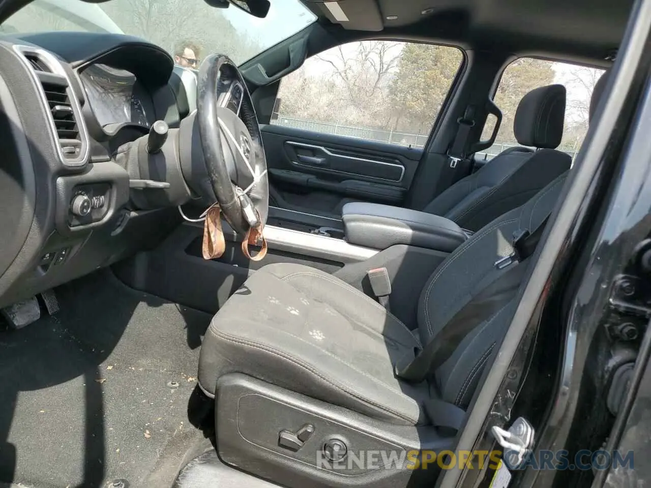 7 fotografías del automóvil dañado 1C6SRFFT7KN796990 RAM 1500 2019