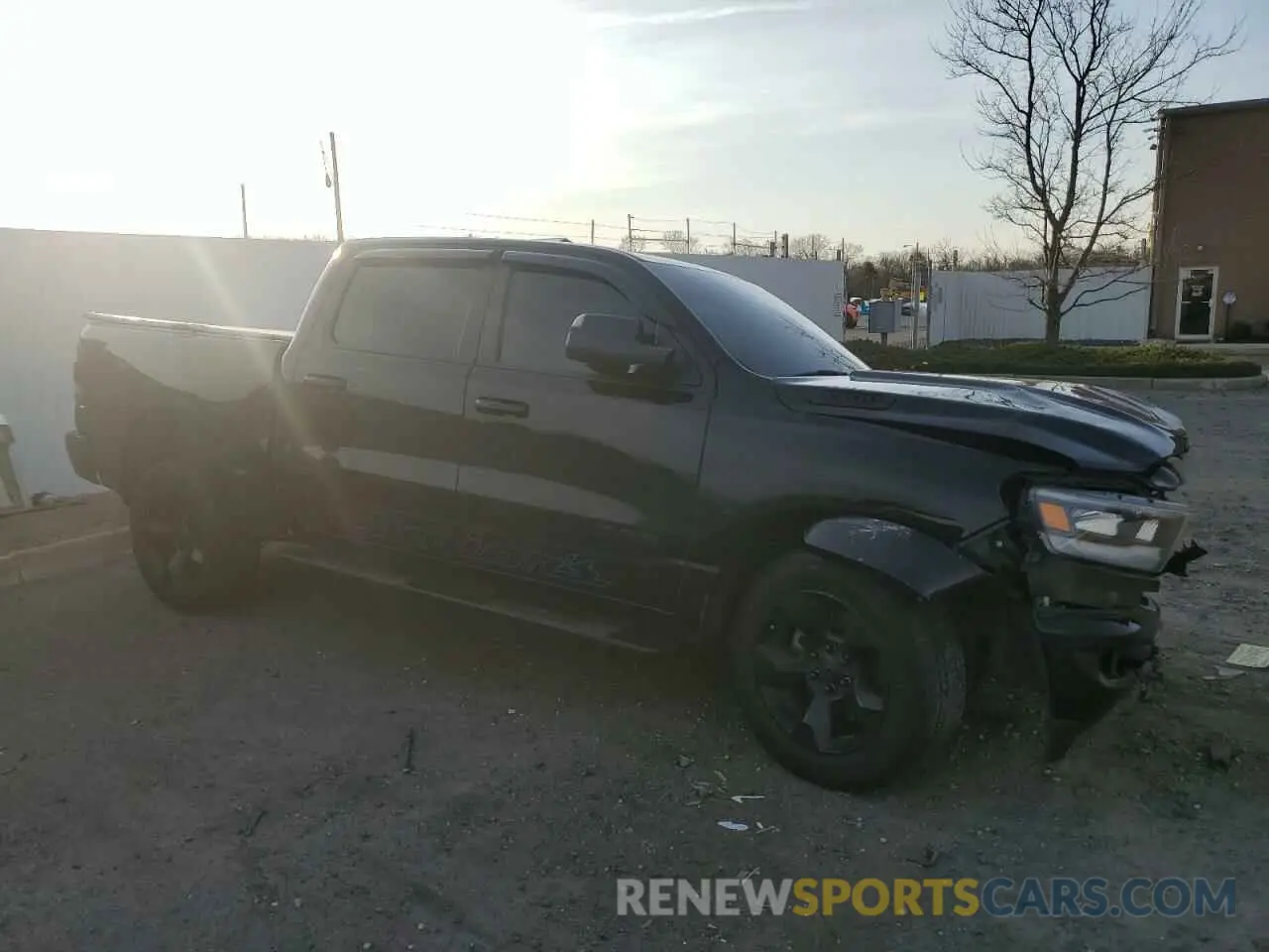 4 fotografías del automóvil dañado 1C6SRFFT8KN620112 RAM 1500 2019