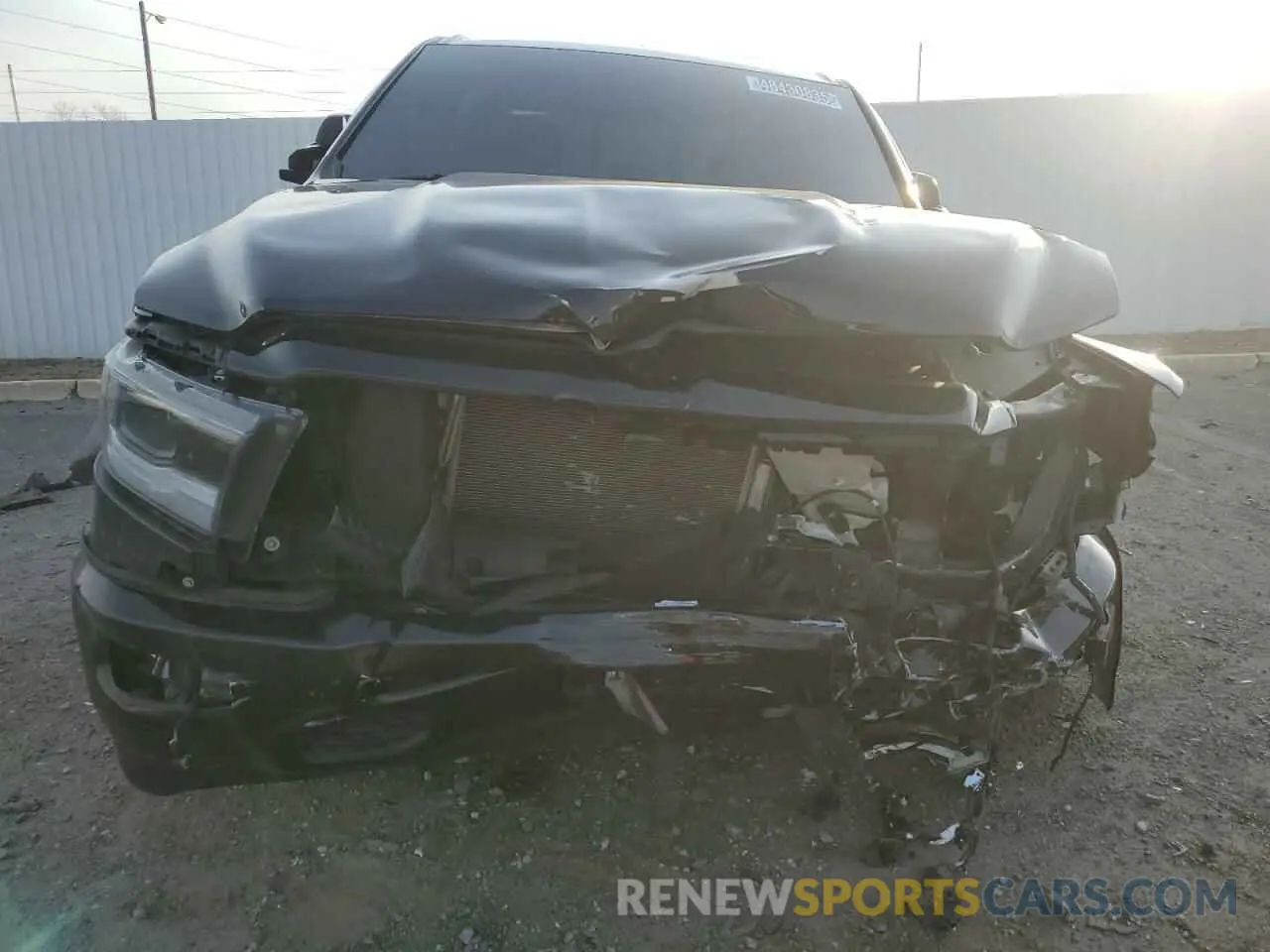 5 fotografías del automóvil dañado 1C6SRFFT8KN620112 RAM 1500 2019