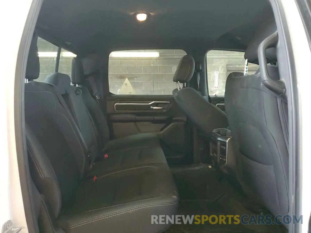 10 fotografías del automóvil dañado 1C6SRFFT9KN756328 RAM 1500 2019