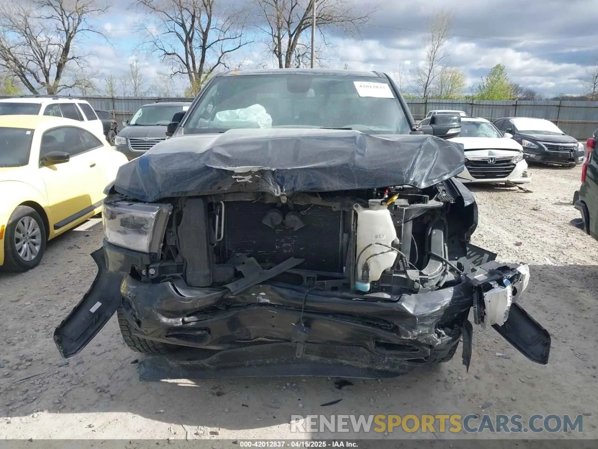 12 fotografías del automóvil dañado 1C6SRFFTXKN524482 RAM 1500 2019