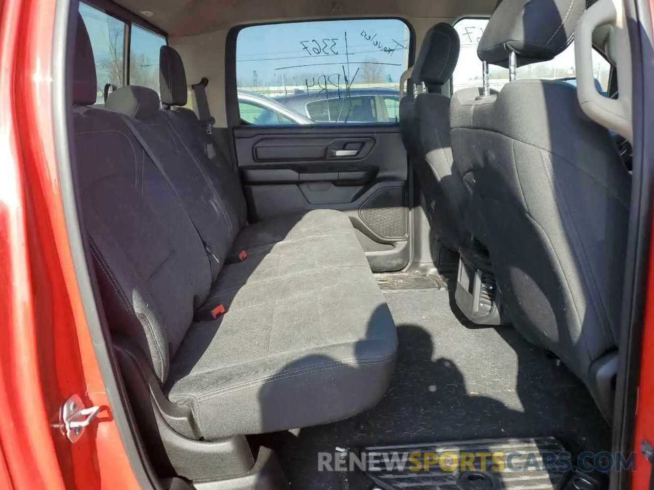 10 fotografías del automóvil dañado 1C6SRFGTXKN605450 RAM 1500 2019
