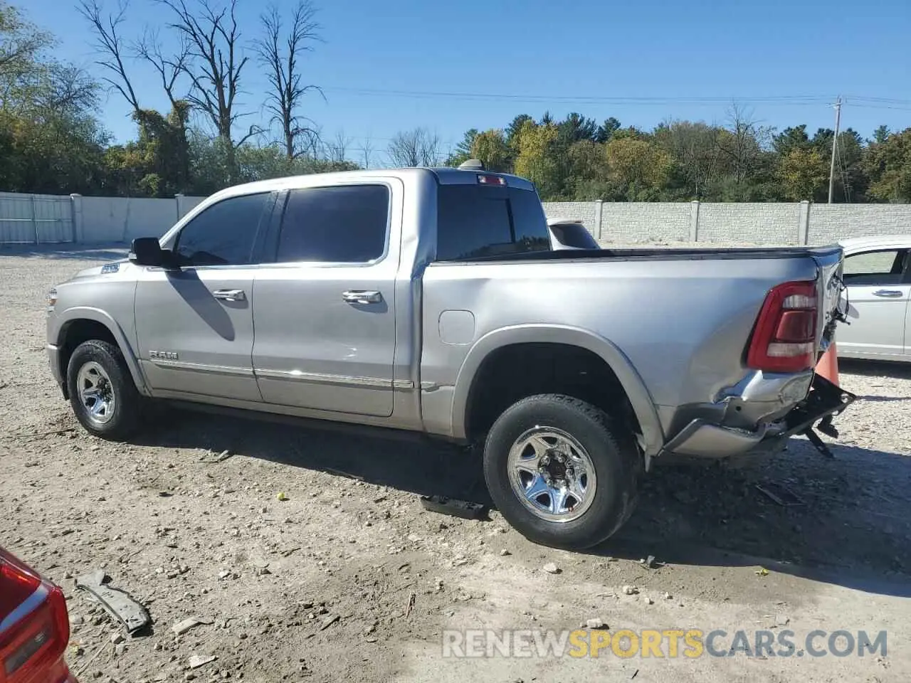 2 fotografías del automóvil dañado 1C6SRFHT1KN870904 RAM 1500 2019