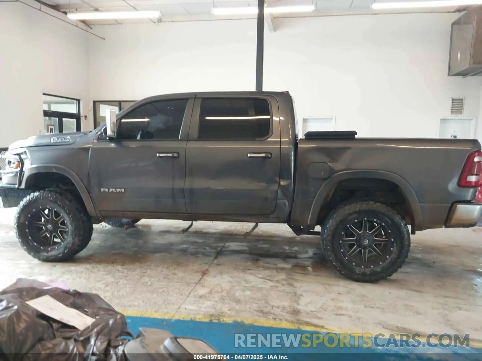 14 fotografías del automóvil dañado 1C6SRFJT2KN516917 RAM 1500 2019