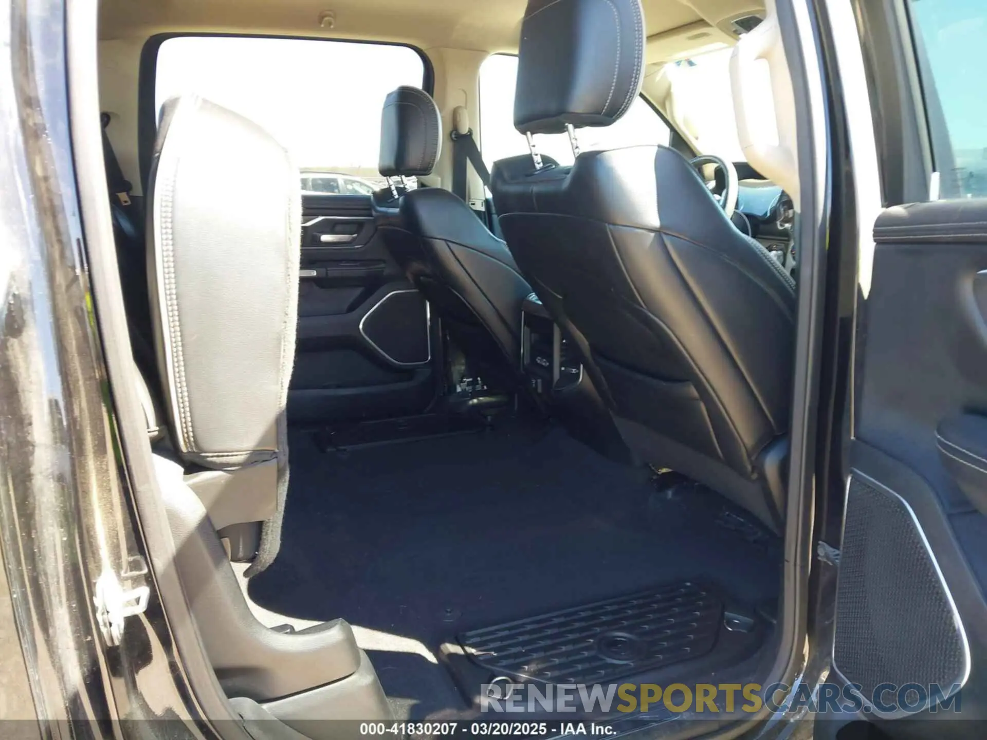 8 fotografías del automóvil dañado 1C6SRFJT3KN623670 RAM 1500 2019