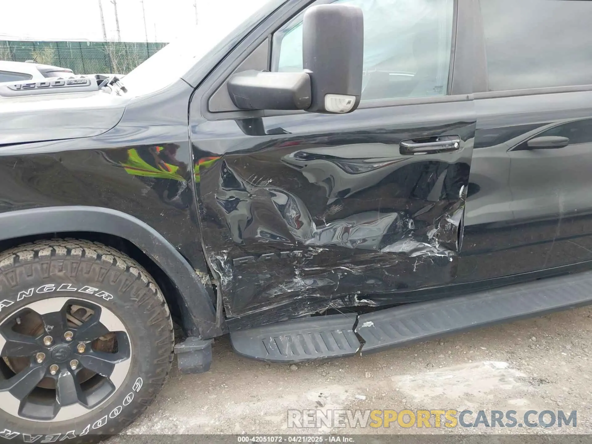 18 fotografías del automóvil dañado 1C6SRFLT1KN570013 RAM 1500 2019