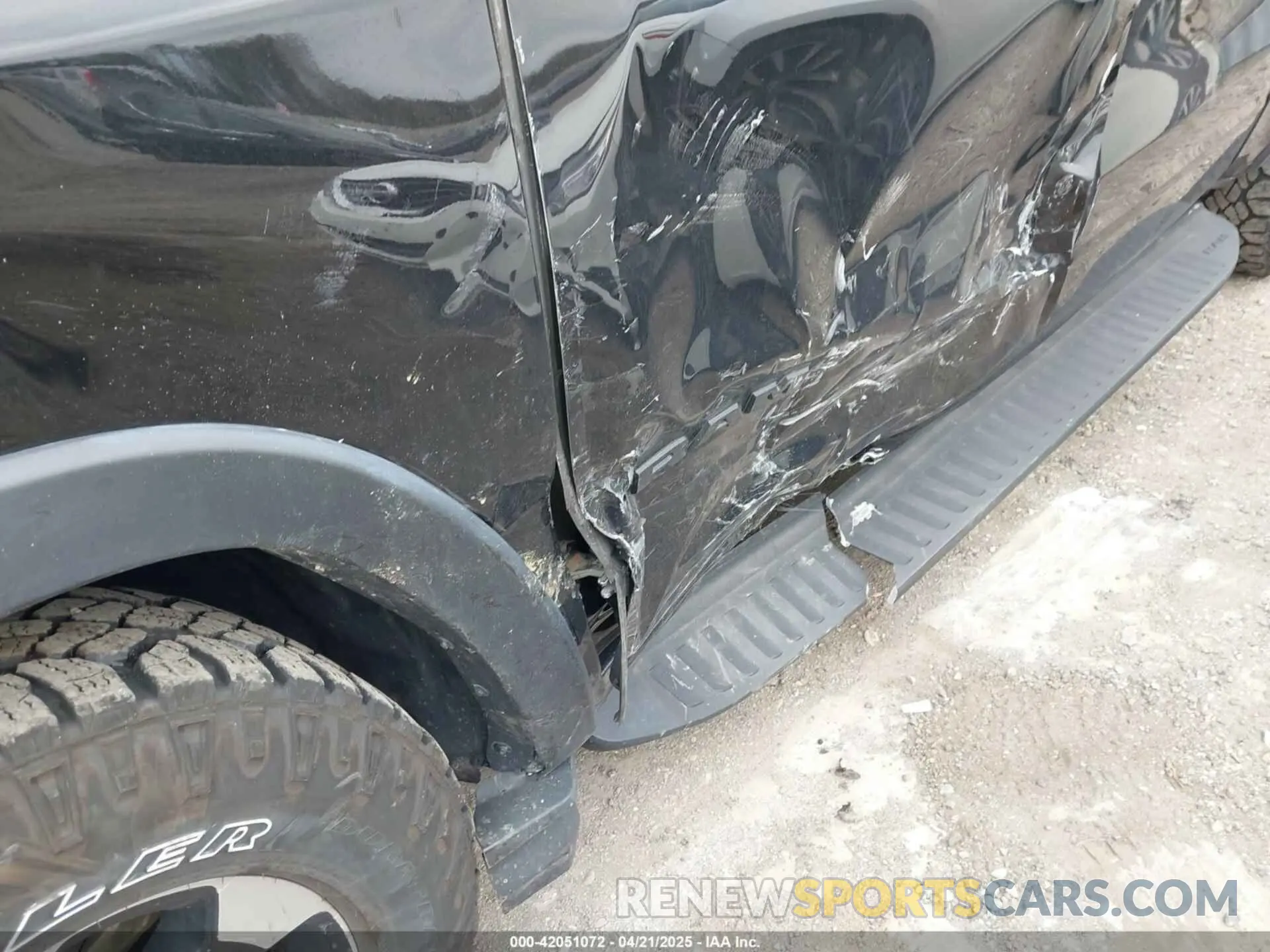 19 fotografías del automóvil dañado 1C6SRFLT1KN570013 RAM 1500 2019