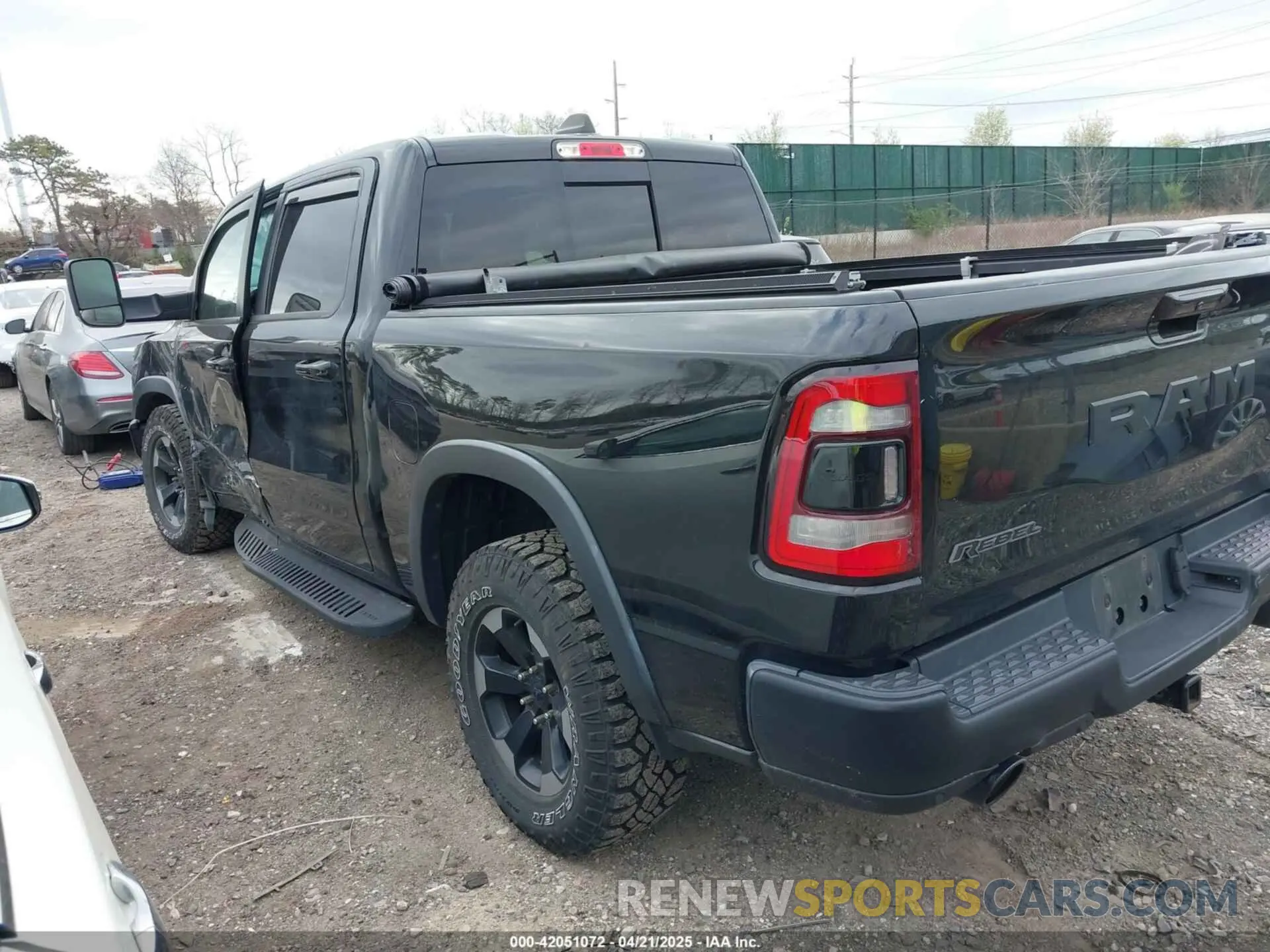 3 fotografías del automóvil dañado 1C6SRFLT1KN570013 RAM 1500 2019