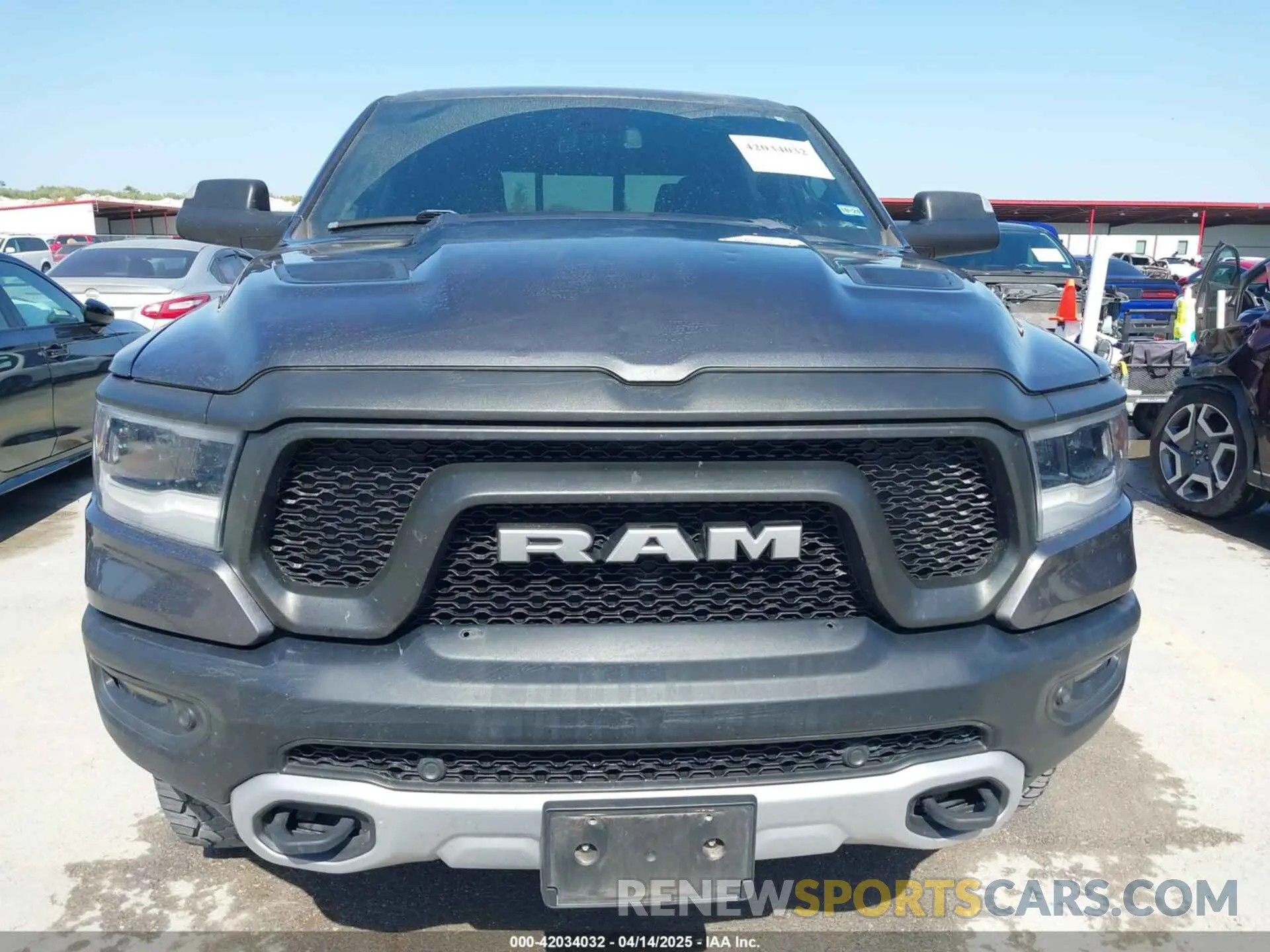 12 fotografías del automóvil dañado 1C6SRFLT2KN661792 RAM 1500 2019