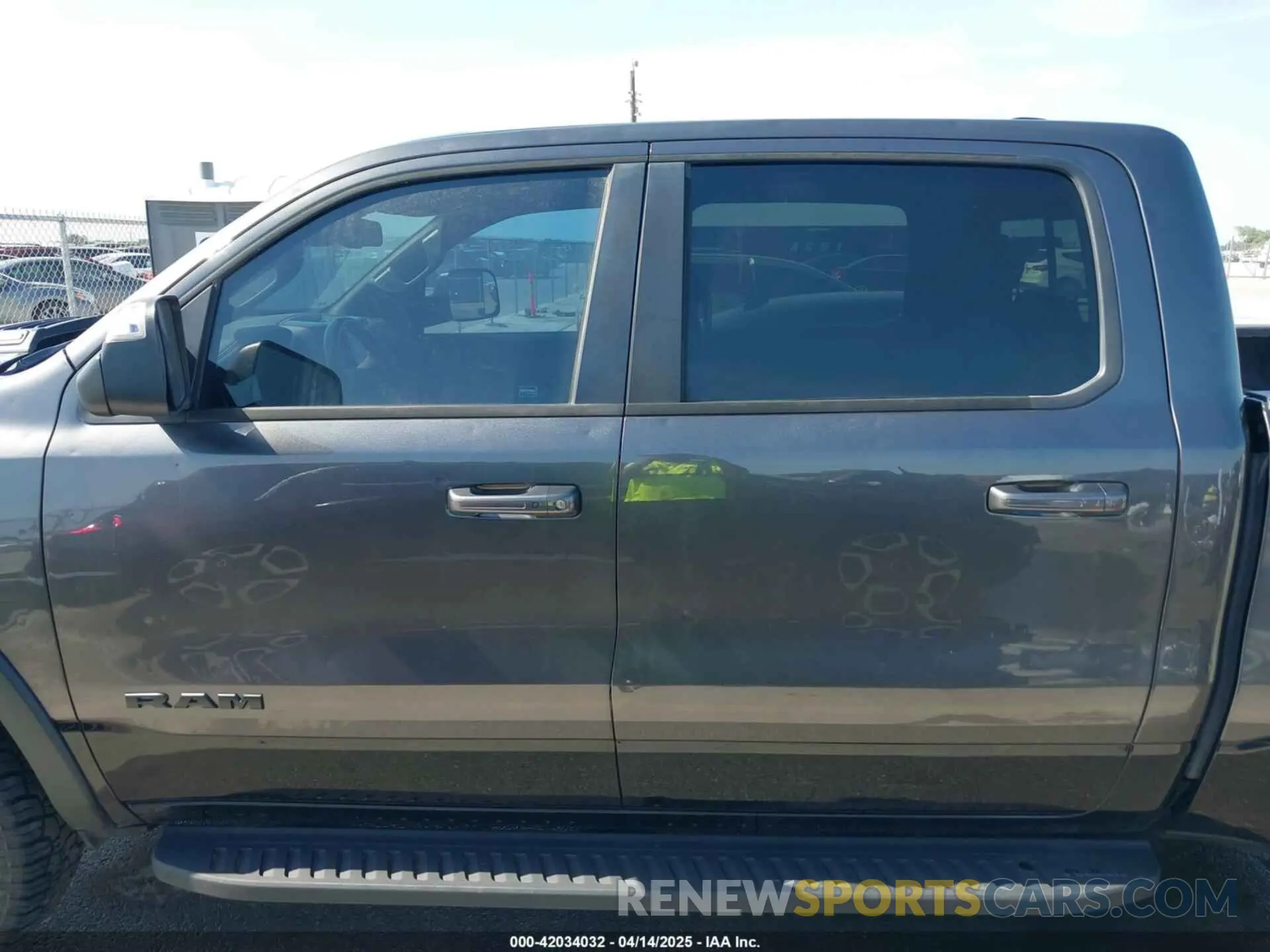 14 fotografías del automóvil dañado 1C6SRFLT2KN661792 RAM 1500 2019