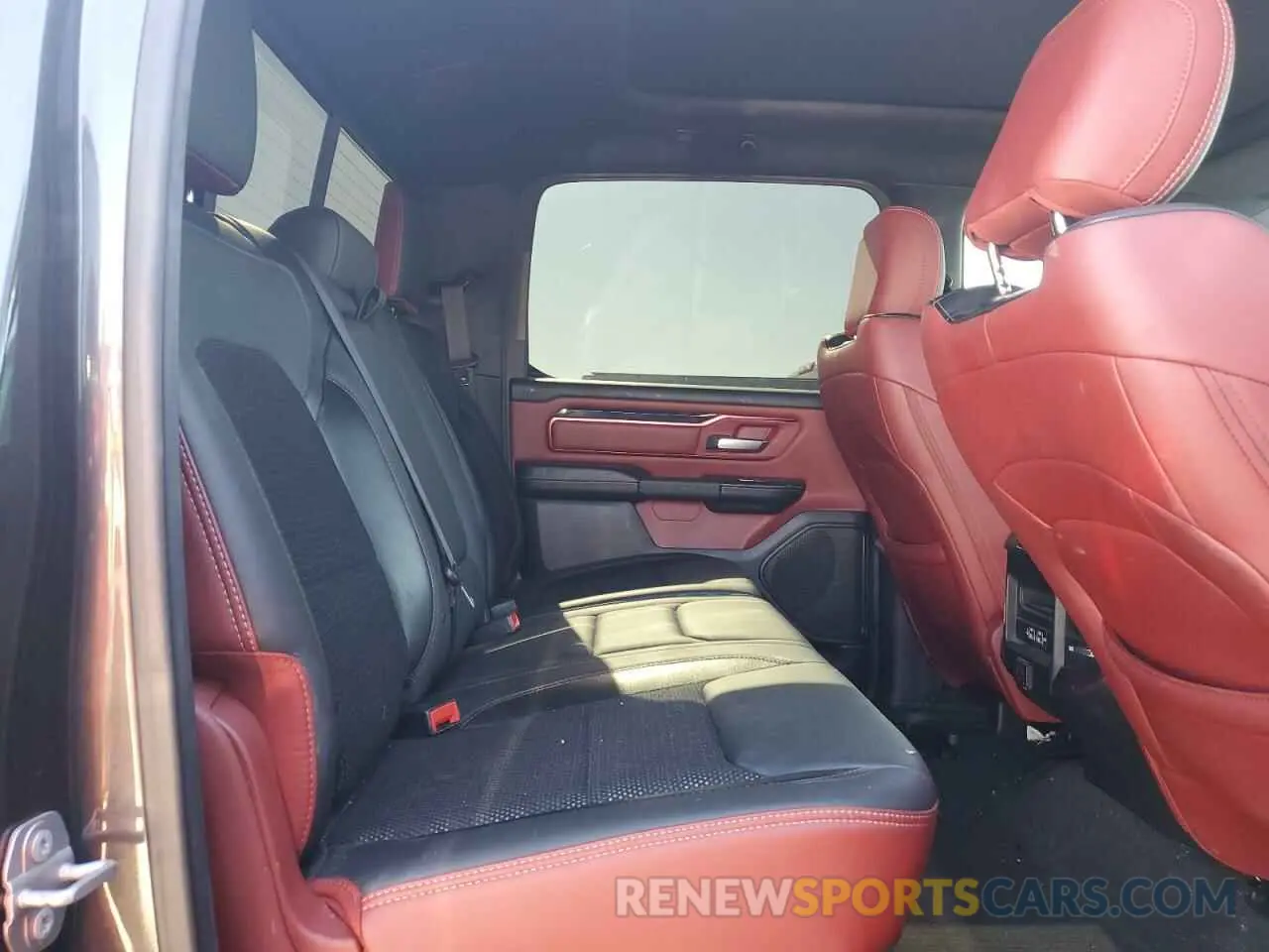 10 fotografías del automóvil dañado 1C6SRFLT3KN767586 RAM 1500 2019