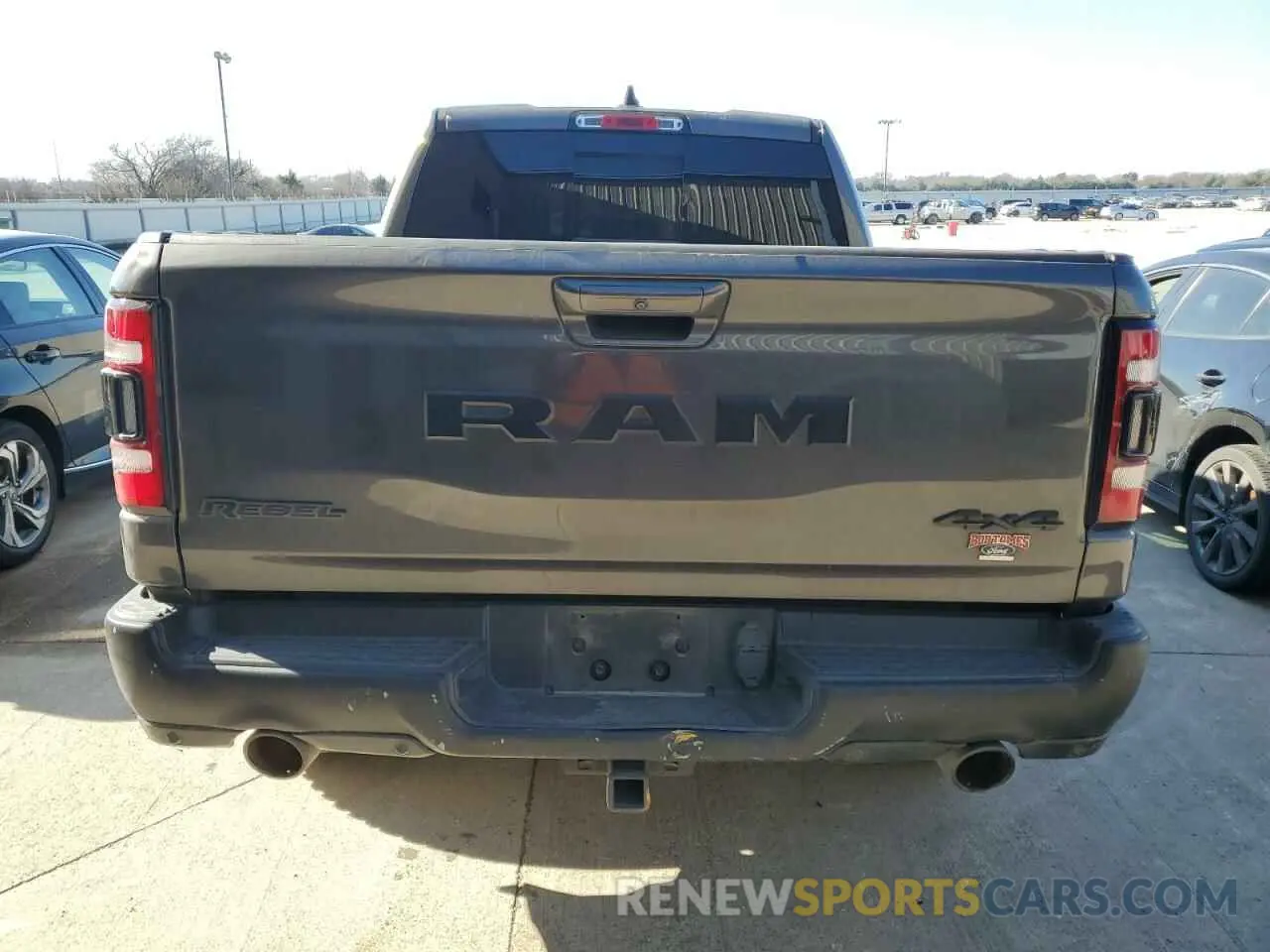 6 fotografías del automóvil dañado 1C6SRFLT3KN767586 RAM 1500 2019
