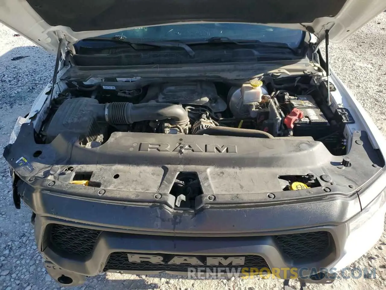 11 fotografías del automóvil dañado 1C6SRFLT5KN845107 RAM 1500 2019