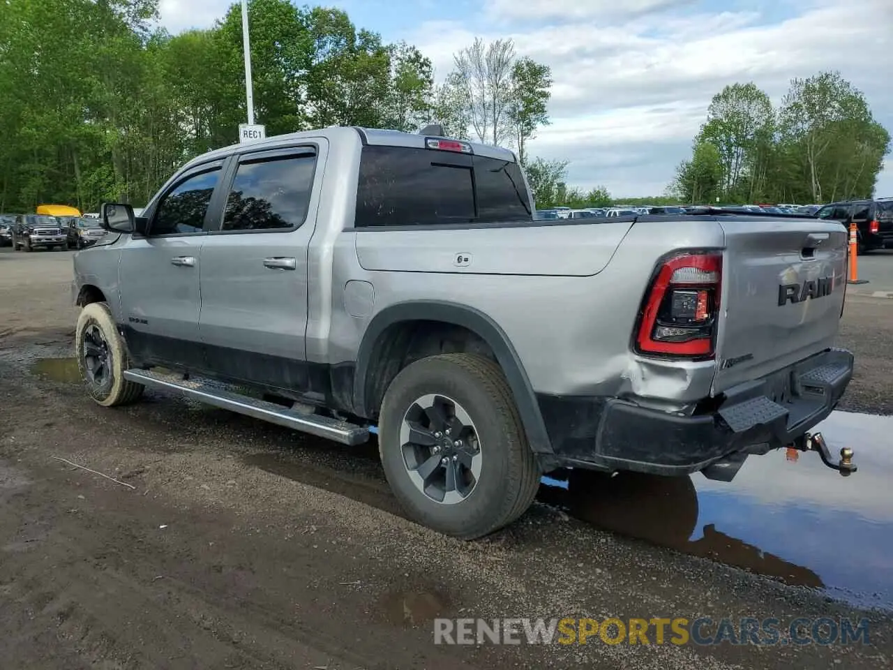 2 fotografías del automóvil dañado 1C6SRFLT6KN908960 RAM 1500 2019