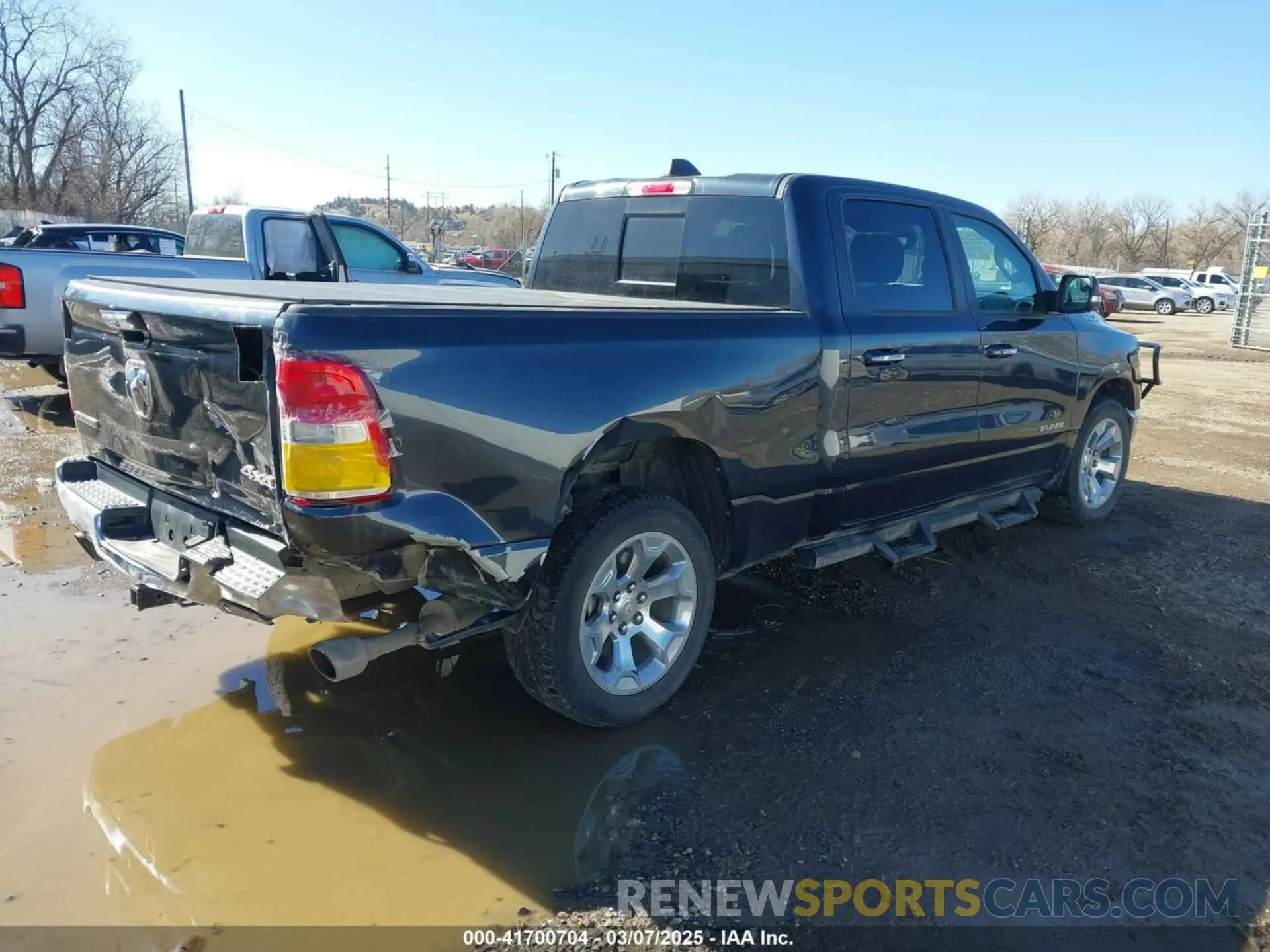 4 fotografías del automóvil dañado 1C6SRFMT2KN837884 RAM 1500 2019