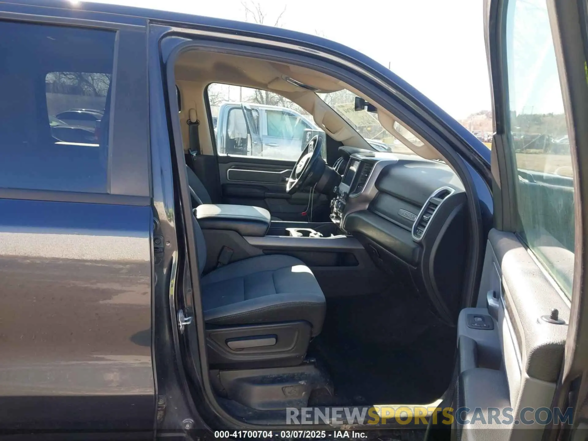 5 fotografías del automóvil dañado 1C6SRFMT2KN837884 RAM 1500 2019