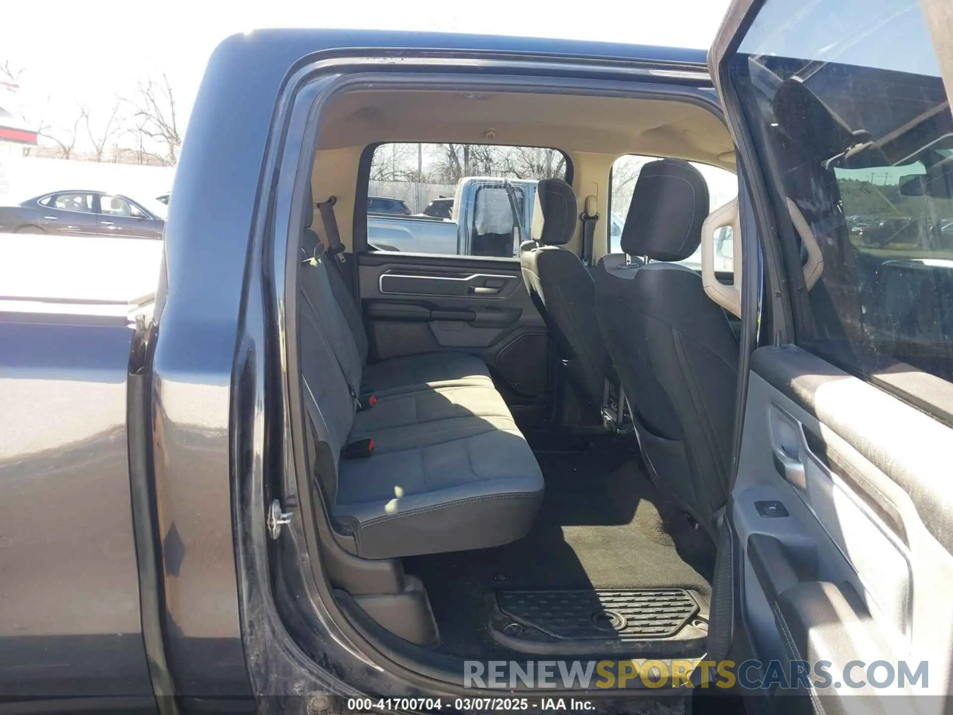8 fotografías del automóvil dañado 1C6SRFMT2KN837884 RAM 1500 2019