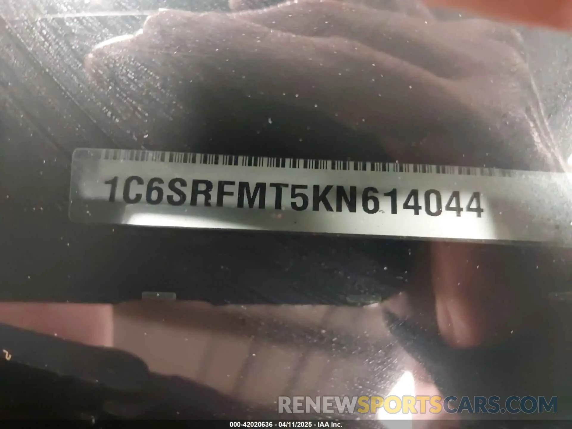 18 fotografías del automóvil dañado 1C6SRFMT5KN614044 RAM 1500 2019