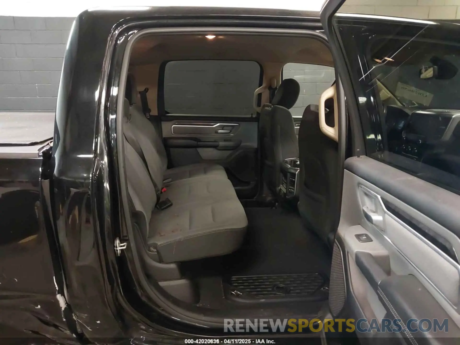8 fotografías del automóvil dañado 1C6SRFMT5KN614044 RAM 1500 2019