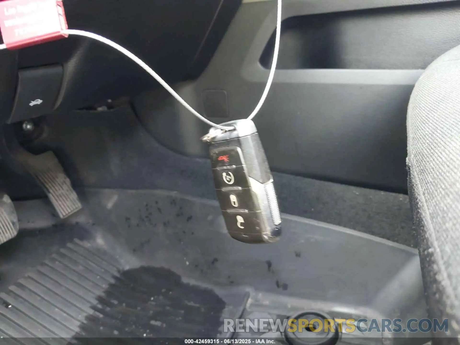 11 fotografías del automóvil dañado 1C6SRFMT7KN736680 RAM 1500 2019