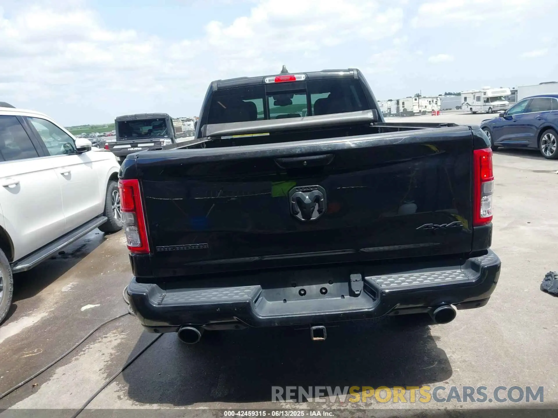 17 fotografías del automóvil dañado 1C6SRFMT7KN736680 RAM 1500 2019