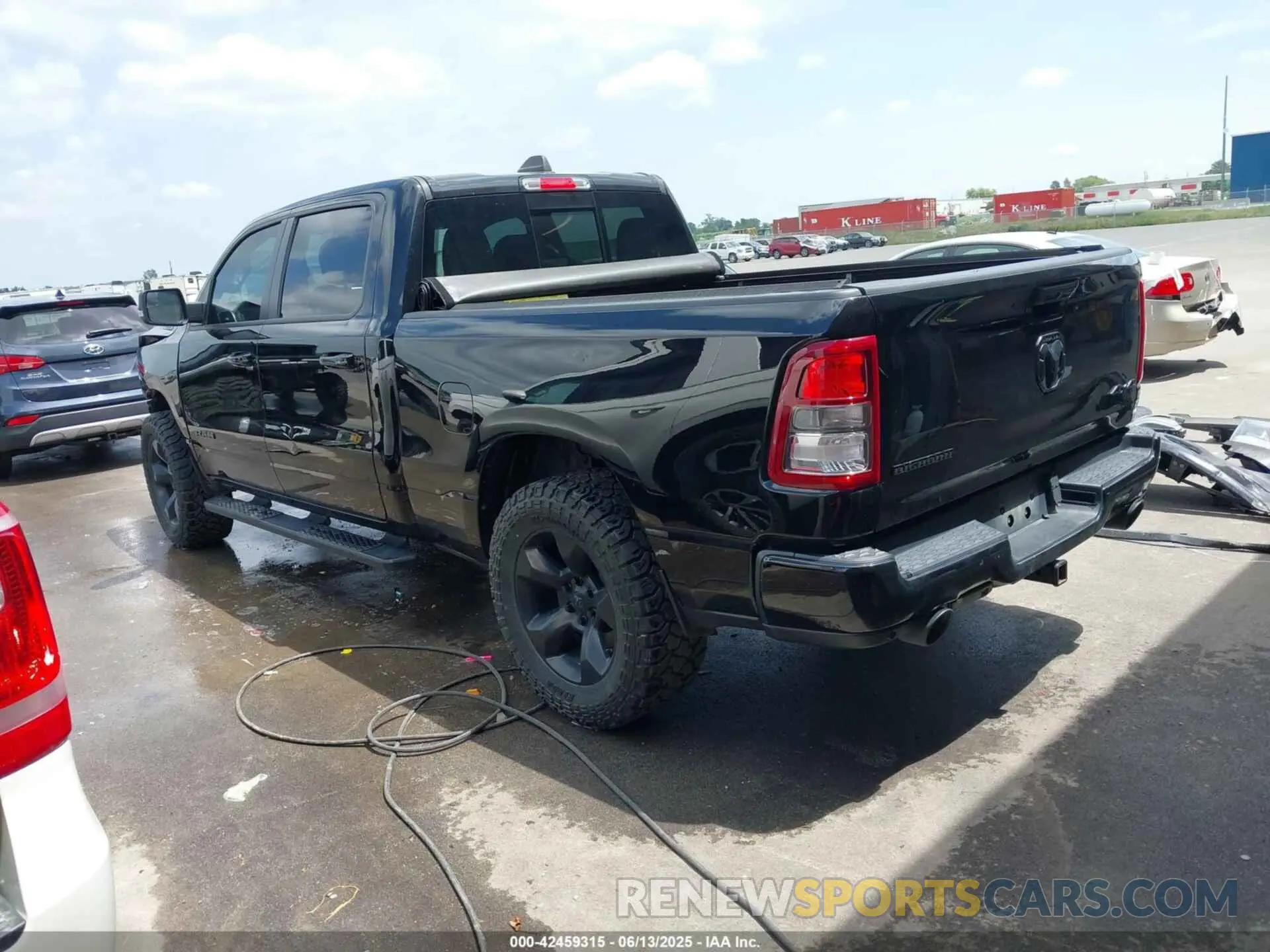 3 fotografías del automóvil dañado 1C6SRFMT7KN736680 RAM 1500 2019
