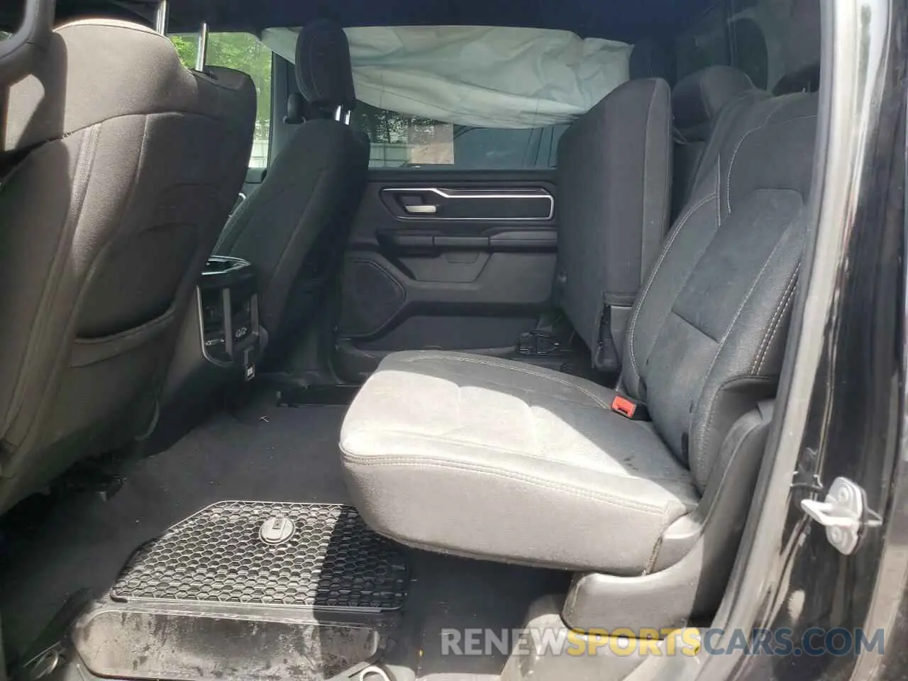 10 fotografías del automóvil dañado 1C6SRFMT8KN637611 RAM 1500 2019