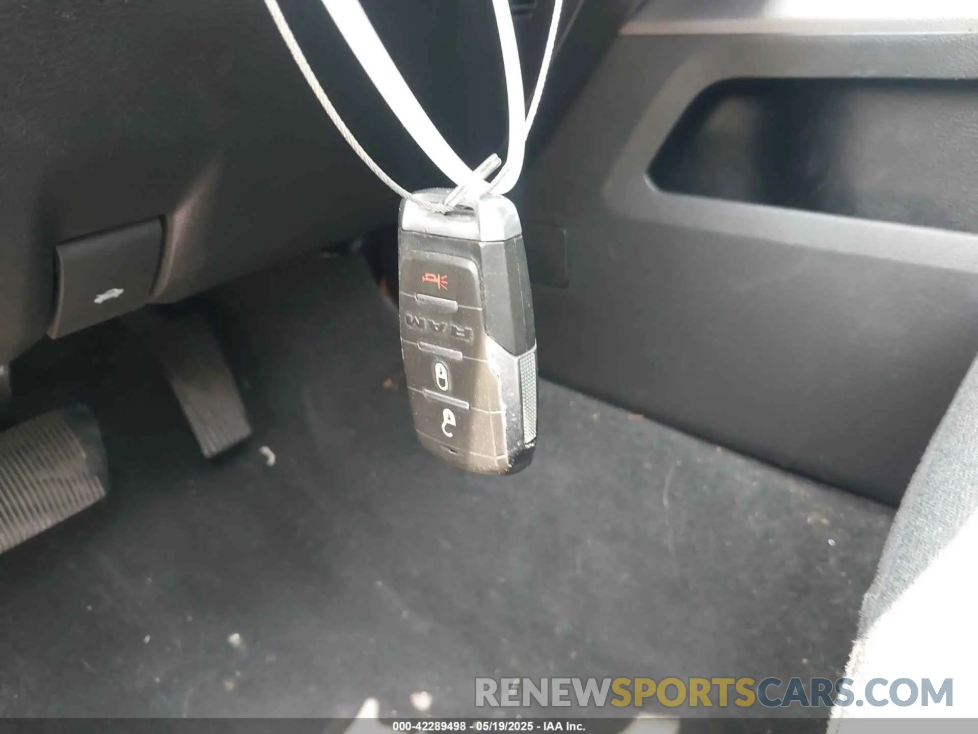 11 fotografías del automóvil dañado 1C6SRFMT9KN644227 RAM 1500 2019