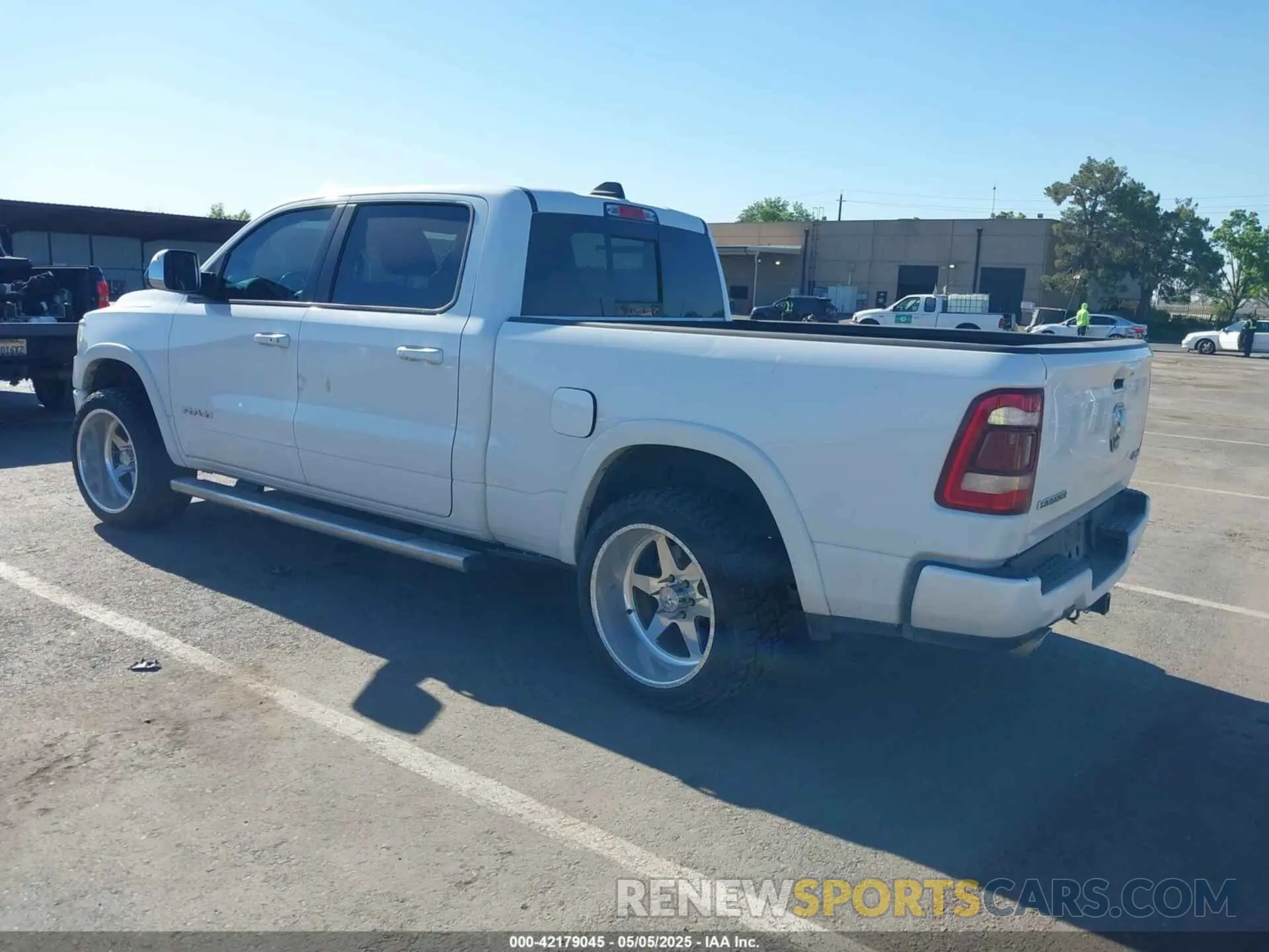 3 fotografías del automóvil dañado 1C6SRFRT8KN687191 RAM 1500 2019