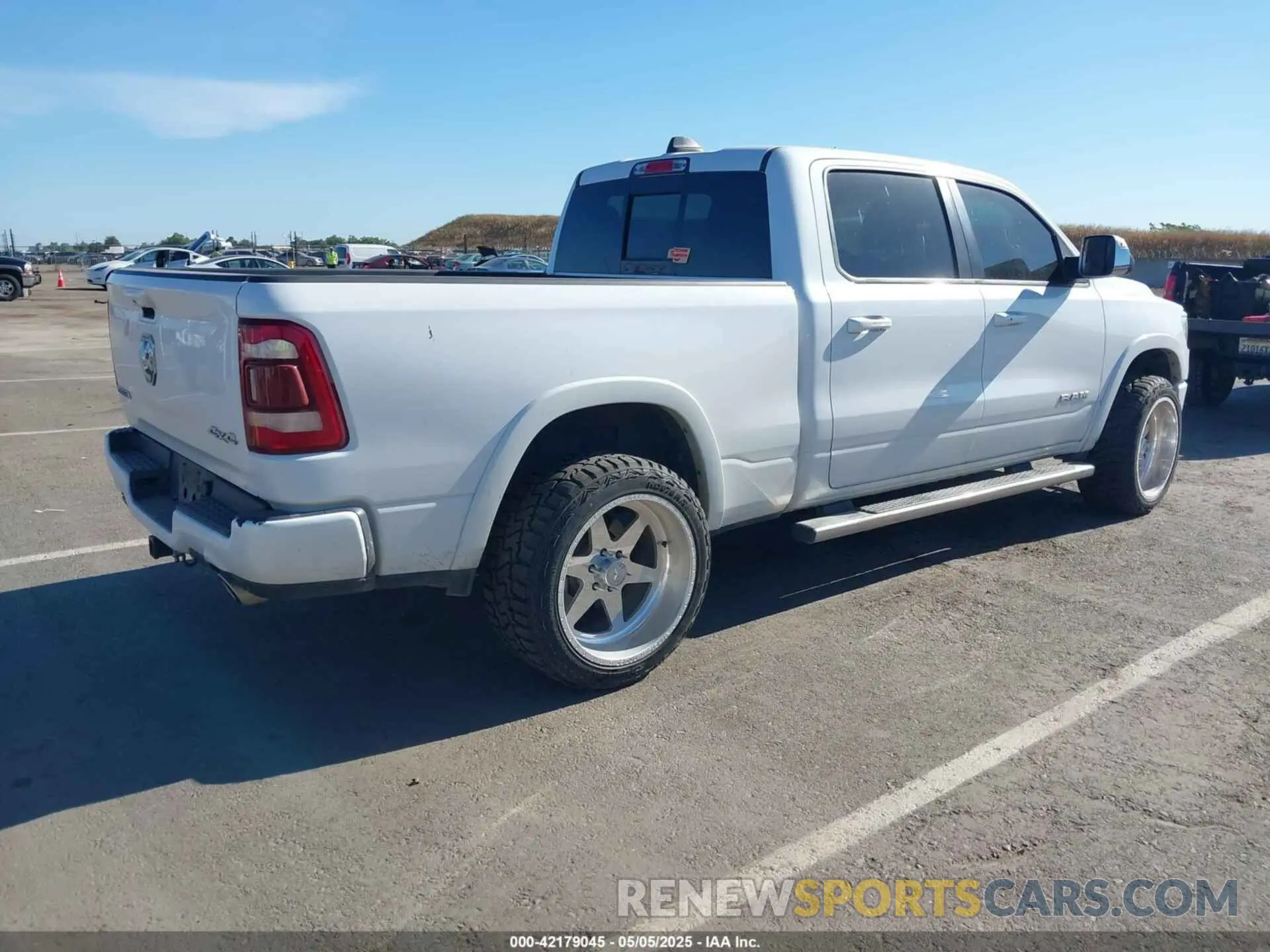 4 fotografías del automóvil dañado 1C6SRFRT8KN687191 RAM 1500 2019