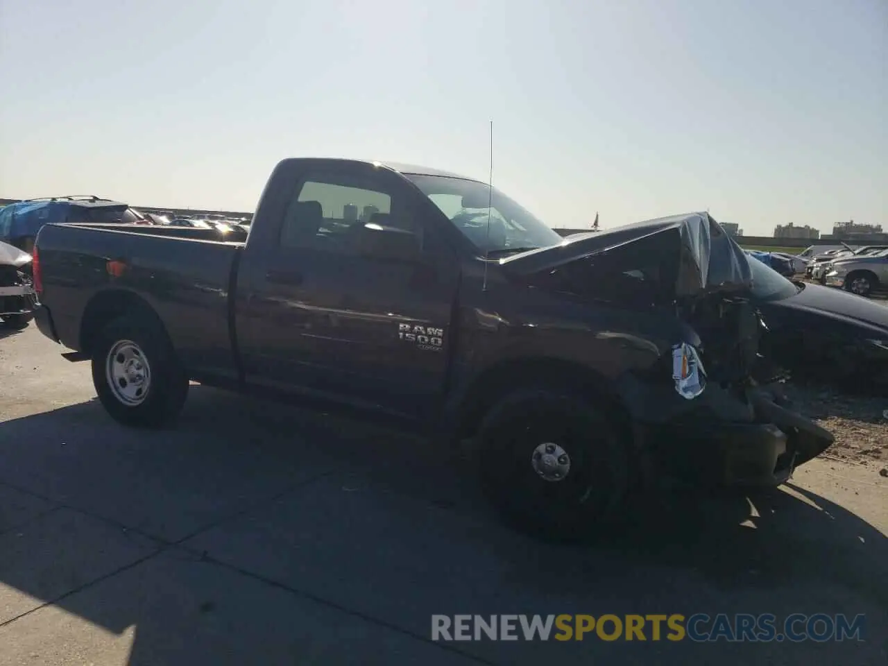 4 fotografías del automóvil dañado 3C6JR6AG1KG522585 RAM 1500 2019