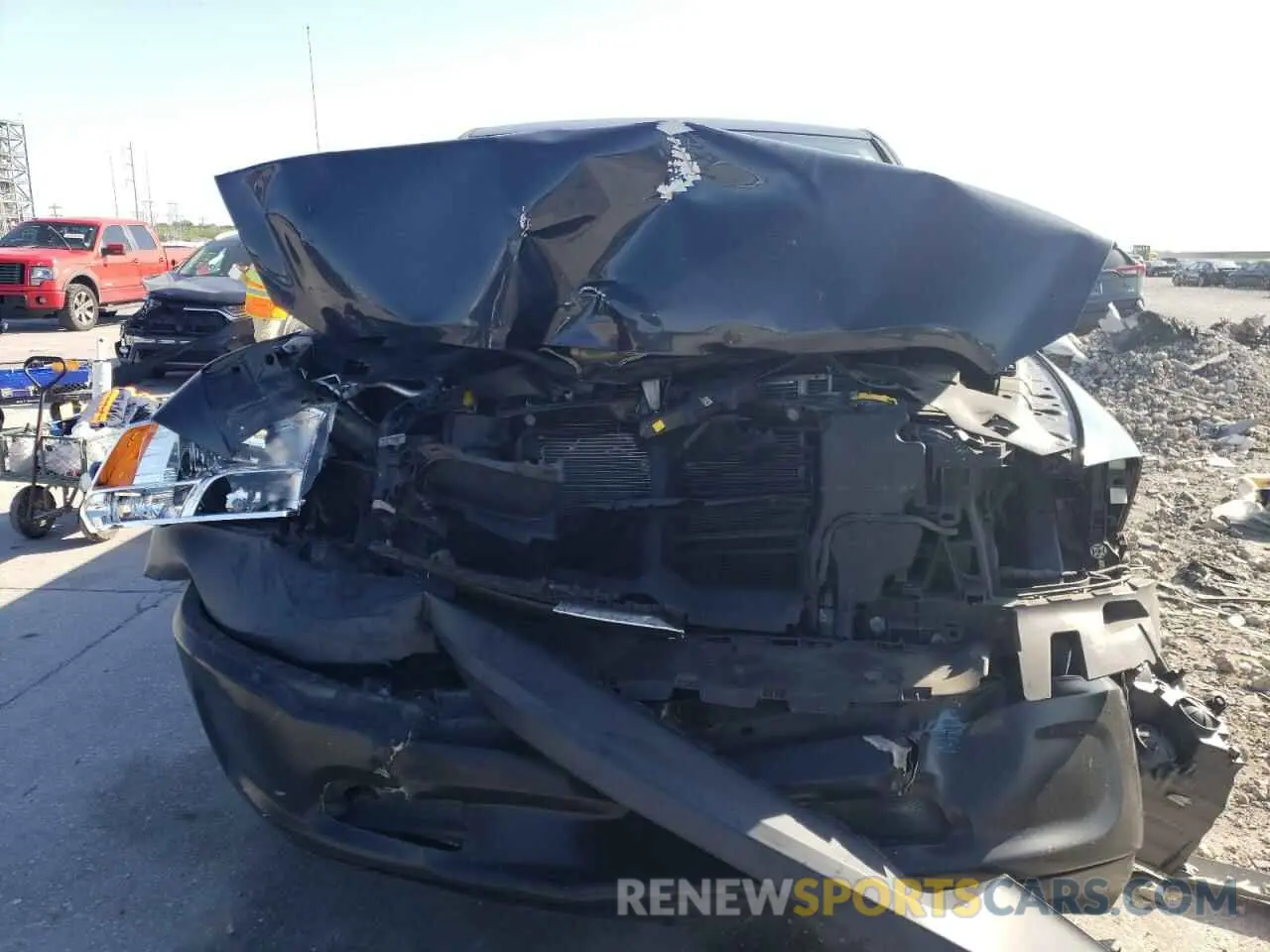 5 fotografías del automóvil dañado 3C6JR6AG1KG522585 RAM 1500 2019