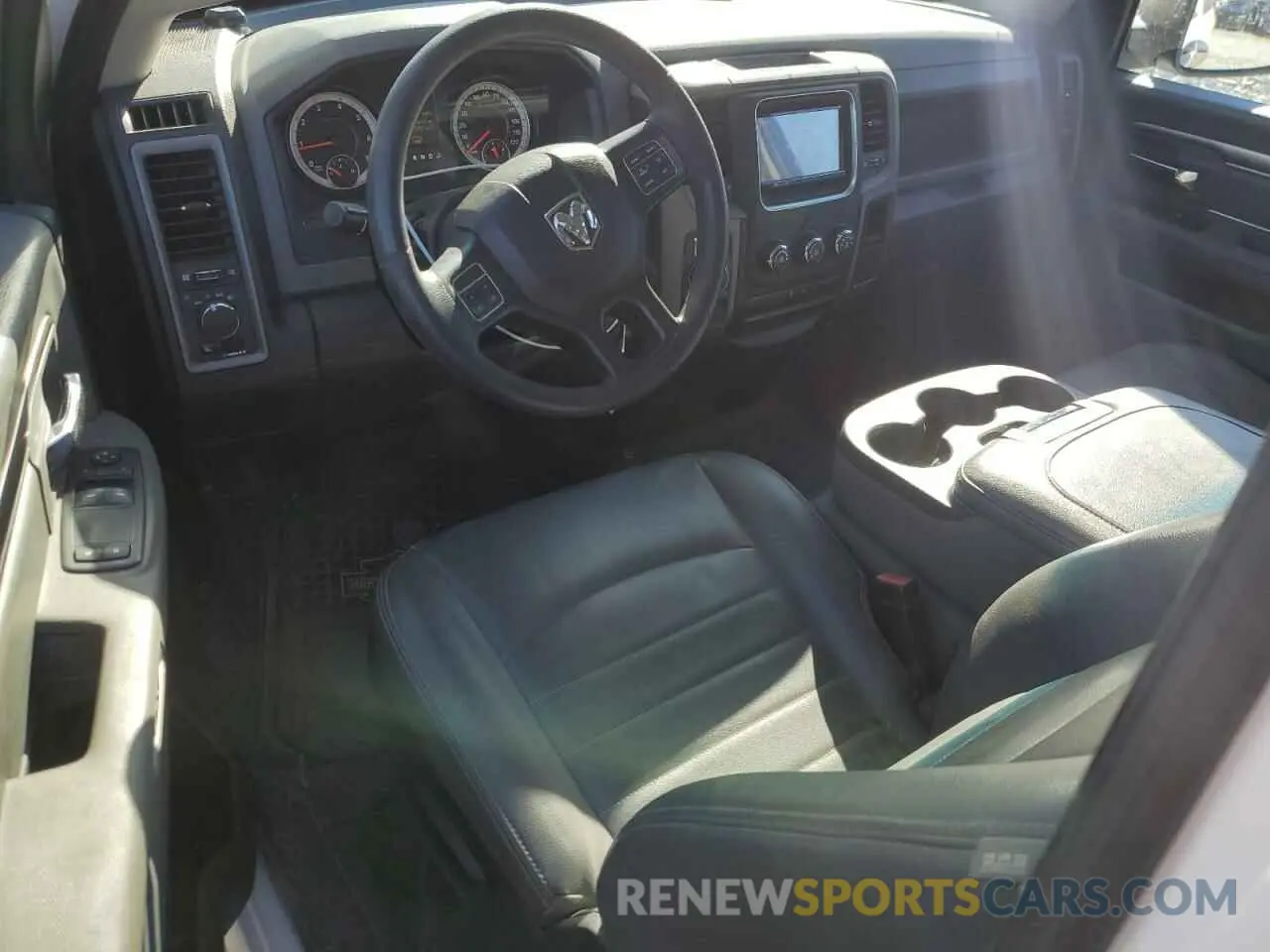 8 fotografías del automóvil dañado 3C6JR6AG5KG504090 RAM 1500 2019