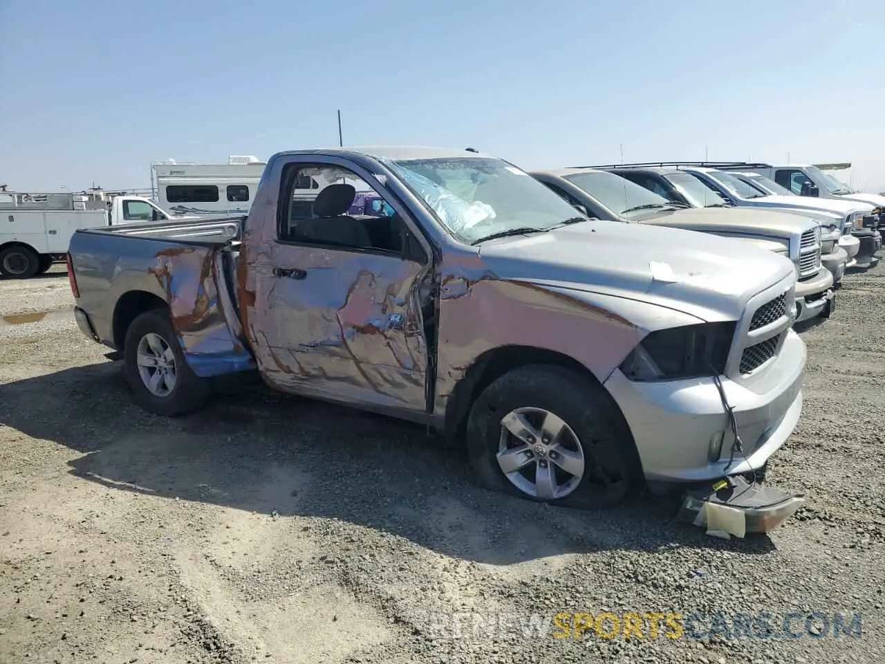 4 fotografías del automóvil dañado 3C6JR6AGXKG678799 RAM 1500 2019
