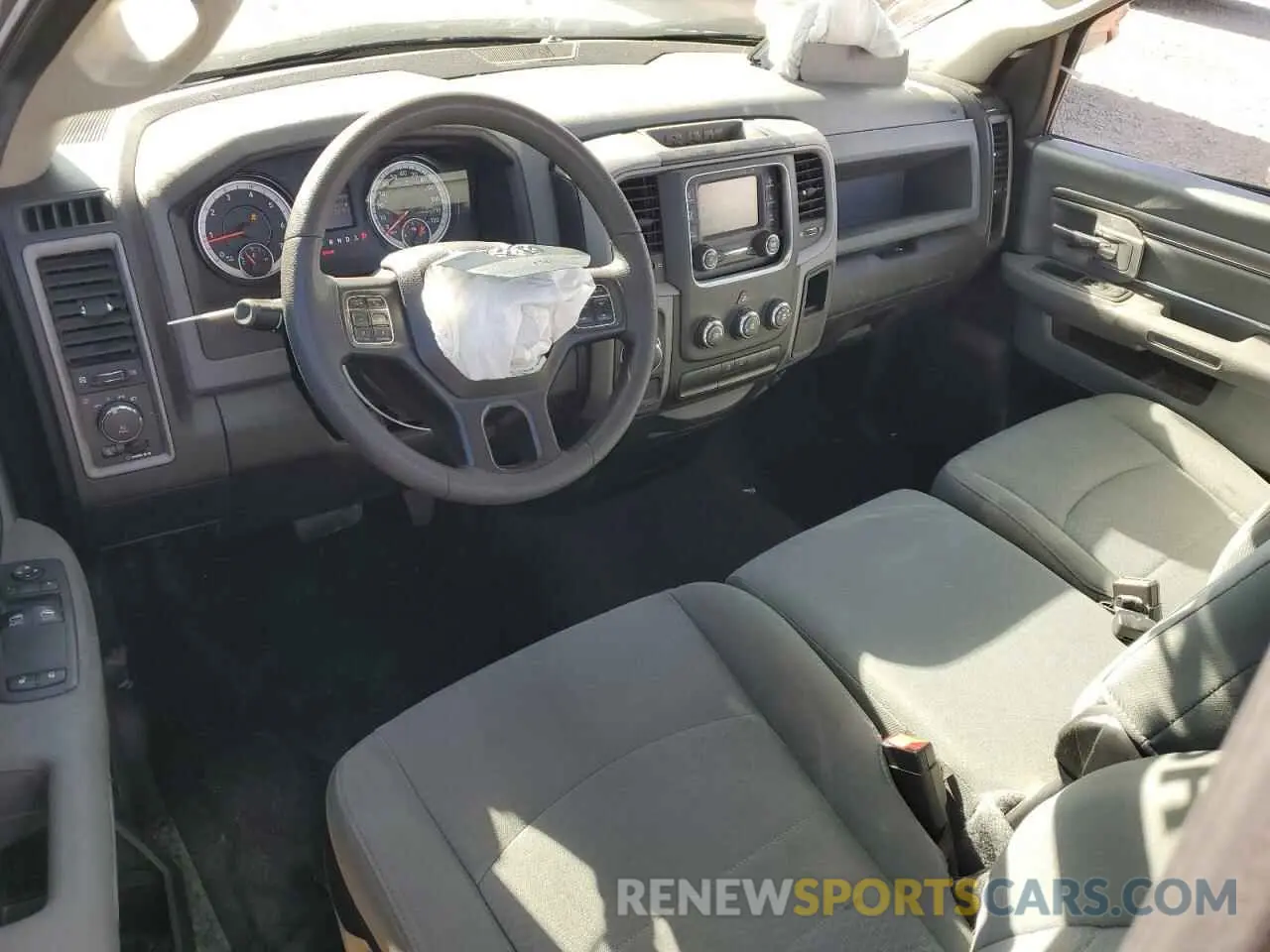8 fotografías del automóvil dañado 3C6JR6AGXKG678799 RAM 1500 2019