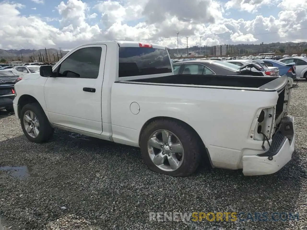2 fotografías del automóvil dañado 3C6JR6ATXKG510691 RAM 1500 2019