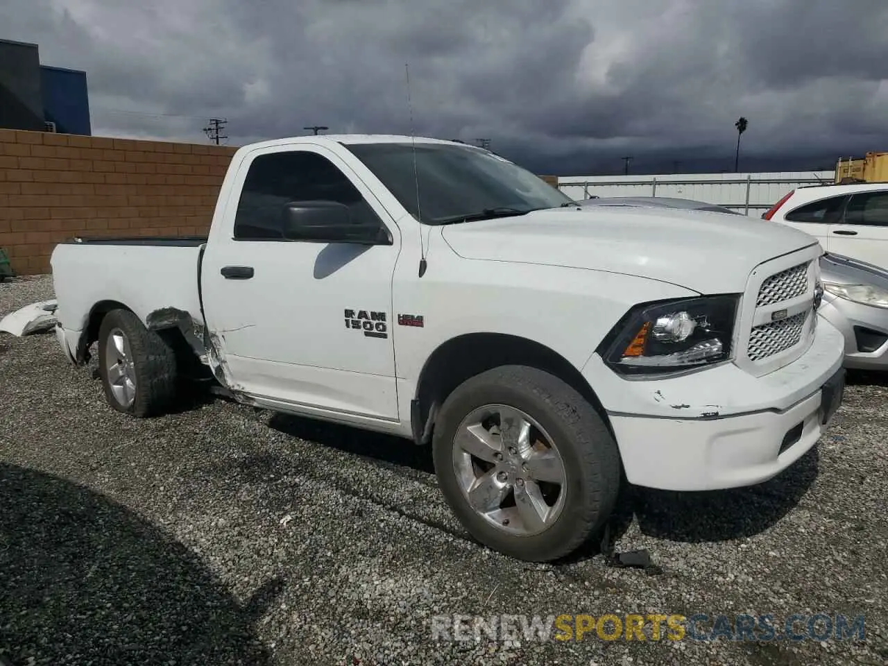 4 fotografías del automóvil dañado 3C6JR6ATXKG510691 RAM 1500 2019