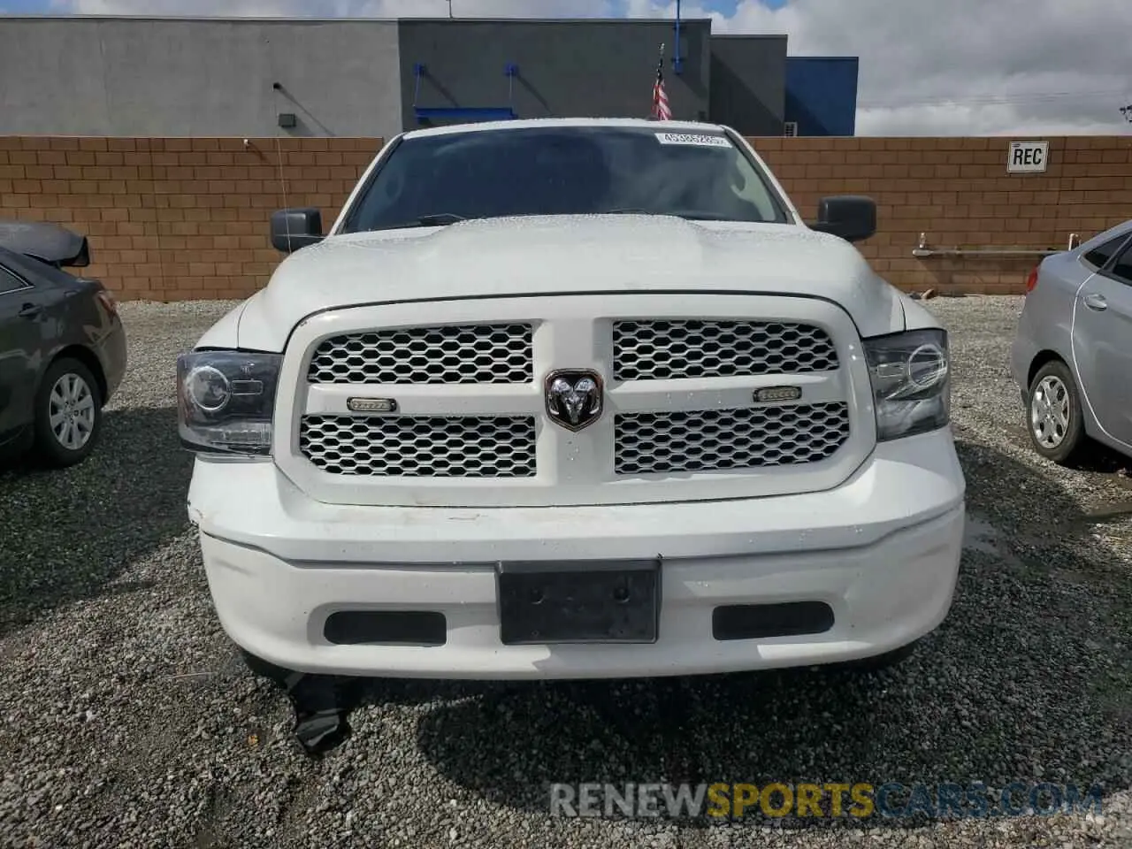 5 fotografías del automóvil dañado 3C6JR6ATXKG510691 RAM 1500 2019